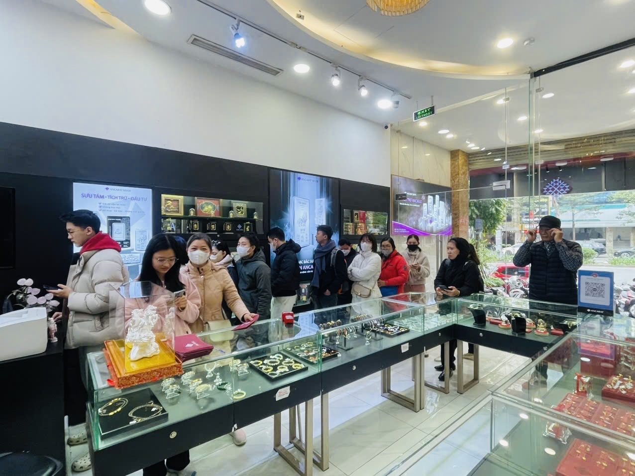 - Ảnh 4. - Ảnh 4.