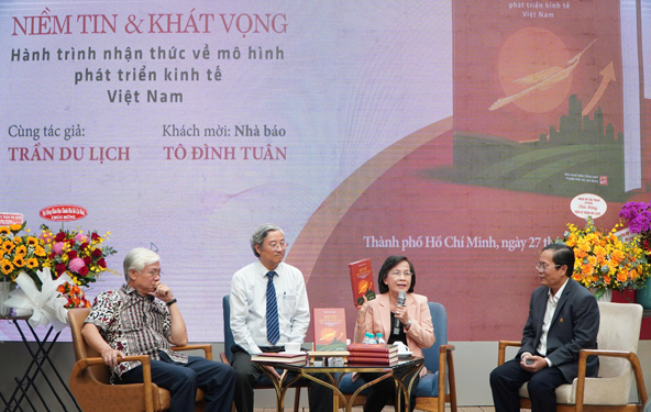 Tập s&aacute;ch của TS Trần Du Lịch: Khơi dậy niềm tin, kh&aacute;t vọng đổi mới - Ảnh 1.