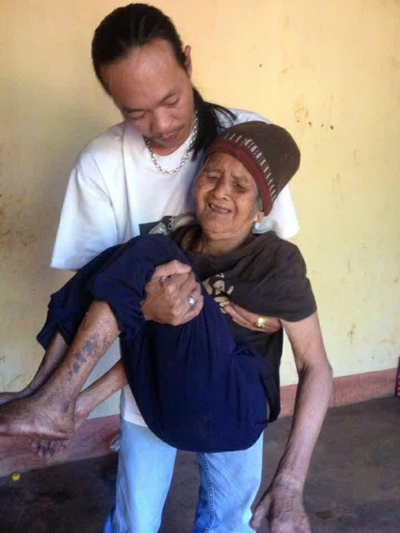 "B&aacute;c sĩ" kh&ocirc;ng &aacute;o blouse - Ảnh 3.