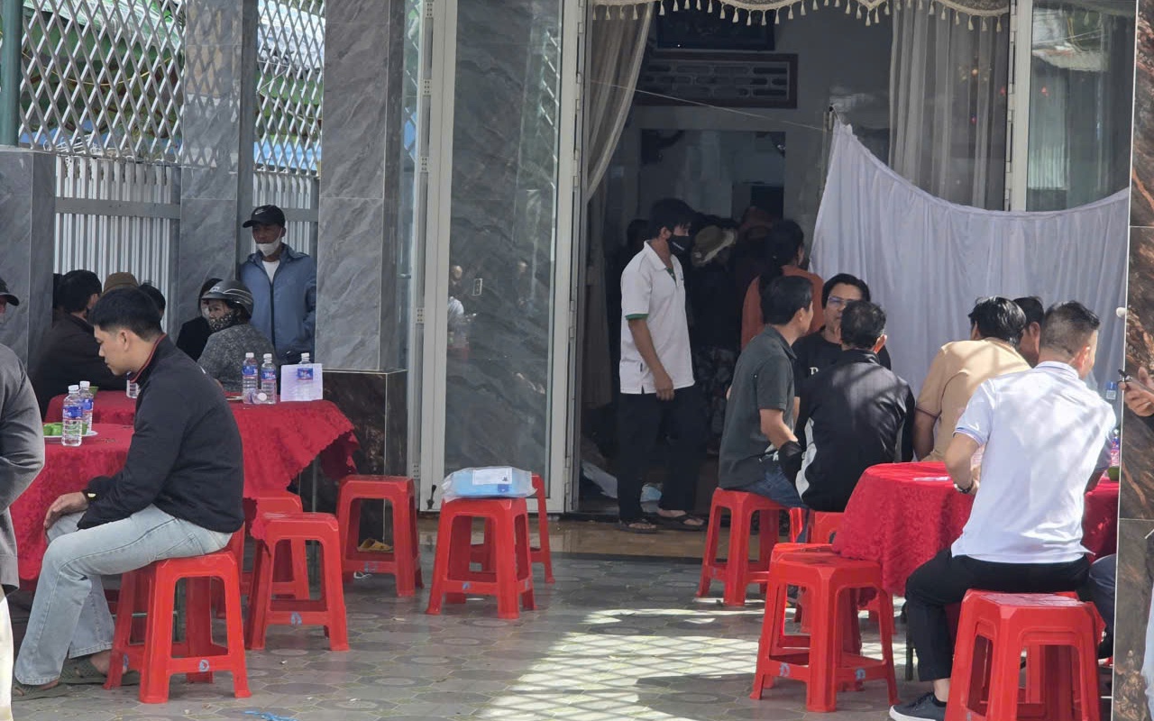 Camera ghi lại khoảnh khắc vụ hỏa hoạn khiến 4 người thiệt mạng ở Đắk Lắk - Ảnh 2.