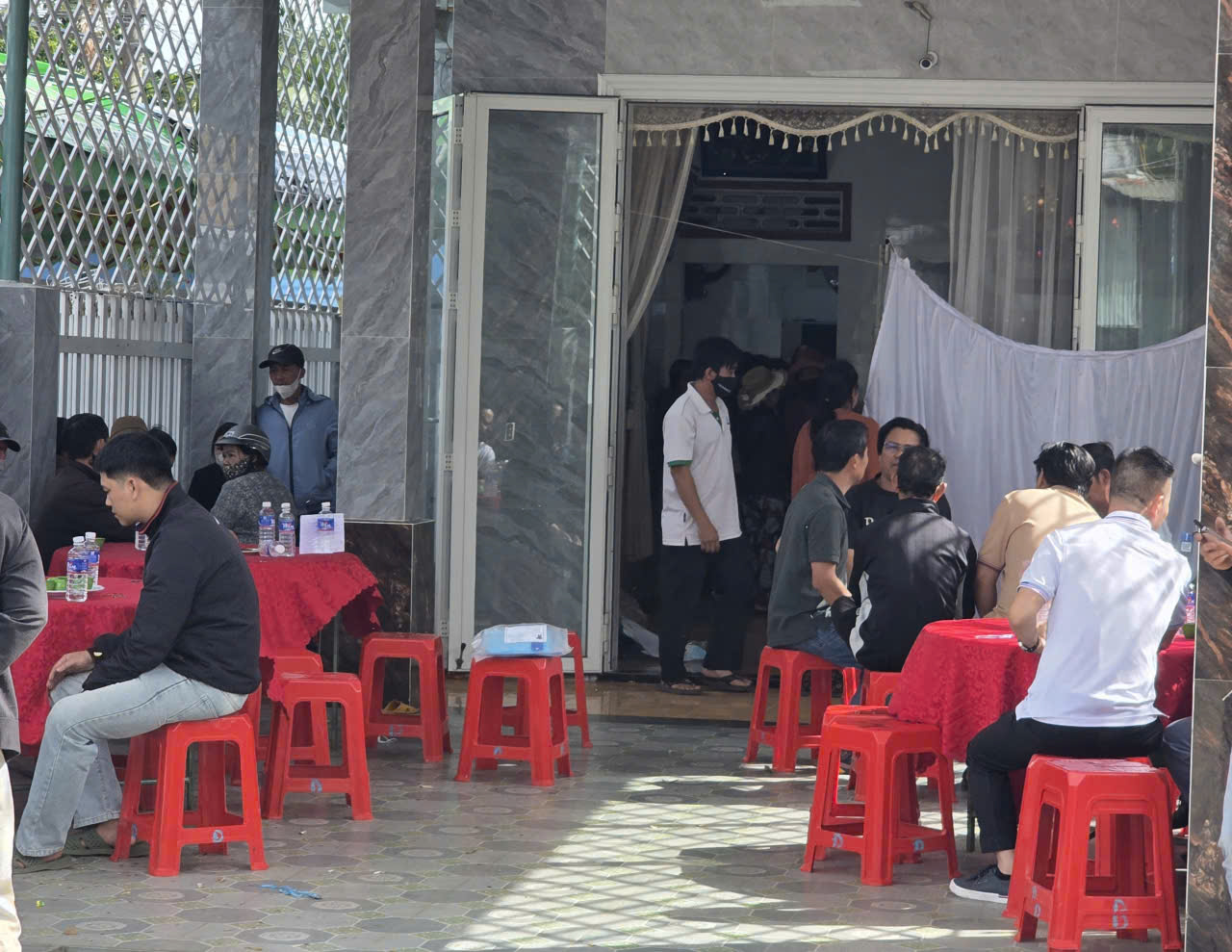 Vụ cháy Đắk Lắk khiến 4 người tử vong: Nỗi đau không thể nào quên - Ảnh 1.