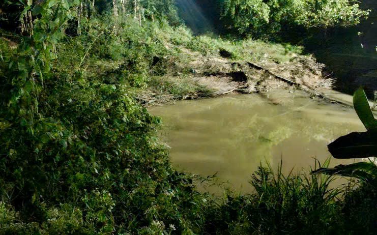 Bé gái 7 tuổi tử vong do đuối nước ở sông Dinh - Ảnh 1.