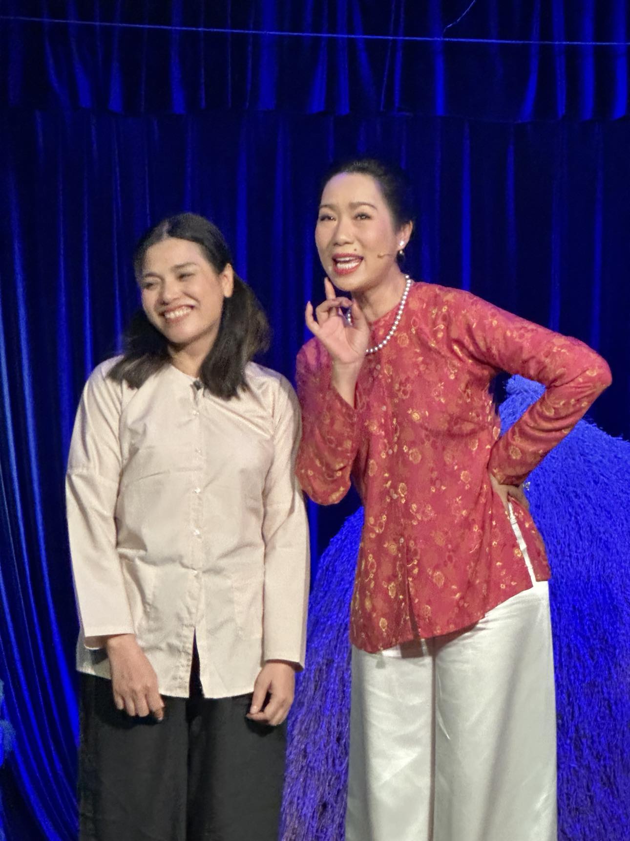 NSND Trịnh Kim Chi tái diễn "Vụ án trộm trứng gà" mang quà tù thiện cho người nghèo ở miền Trung  - Ảnh 3.