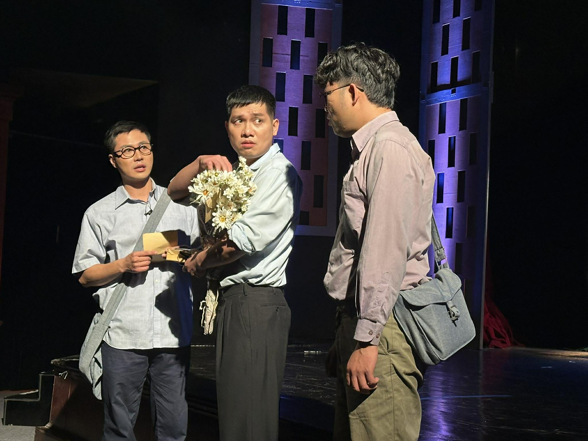 "Quân khu Nam Đồng" chạm đến miền ký ức và lòng tri ân sâu thẳm - Ảnh 4.