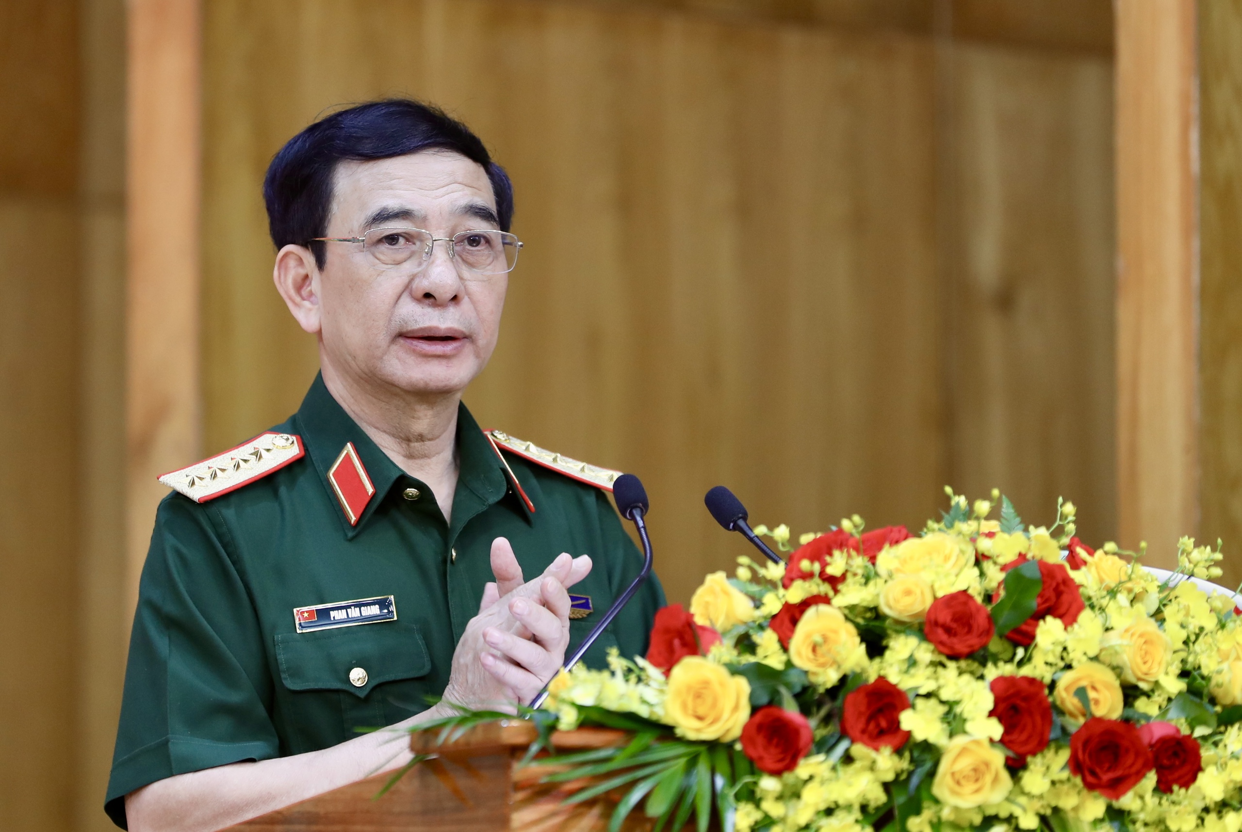 Qu&acirc;n khu 7 đ&oacute;n nhận Hu&acirc;n chương Bảo vệ Tổ quốc hạng Nhất - Ảnh 6.