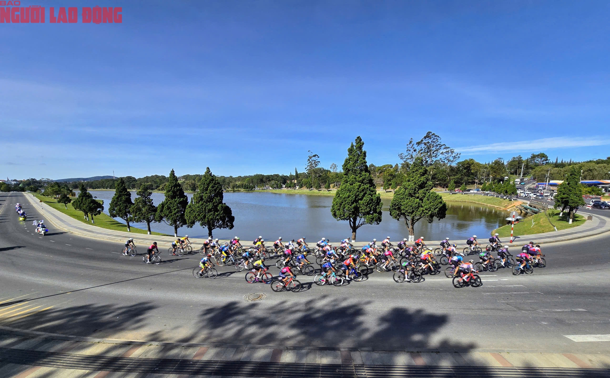 Con dốc c&oacute; view si&ecirc;u đẹp ở Đ&agrave; Lạt, mỗi ng&agrave;y thu h&uacute;t h&agrave;ng trăm du kh&aacute;ch đến check-in - Ảnh 5.