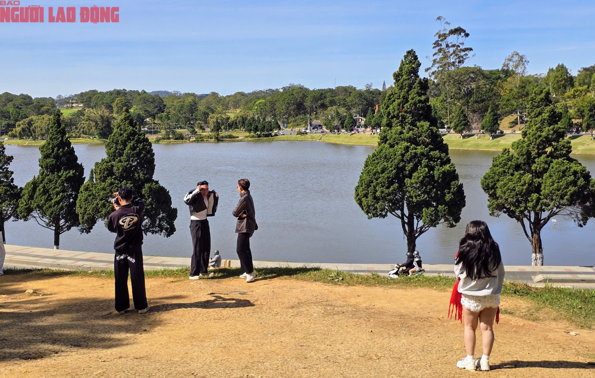 Con dốc c&oacute; view si&ecirc;u đẹp ở Đ&agrave; Lạt, mỗi ng&agrave;y thu h&uacute;t h&agrave;ng trăm du kh&aacute;ch đến check-in - Ảnh 8.