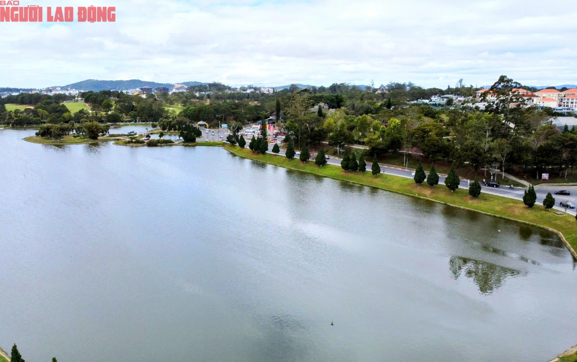 Con dốc c&oacute; view si&ecirc;u đẹp ở Đ&agrave; Lạt, mỗi ng&agrave;y thu h&uacute;t h&agrave;ng trăm du kh&aacute;ch đến check-in - Ảnh 4.