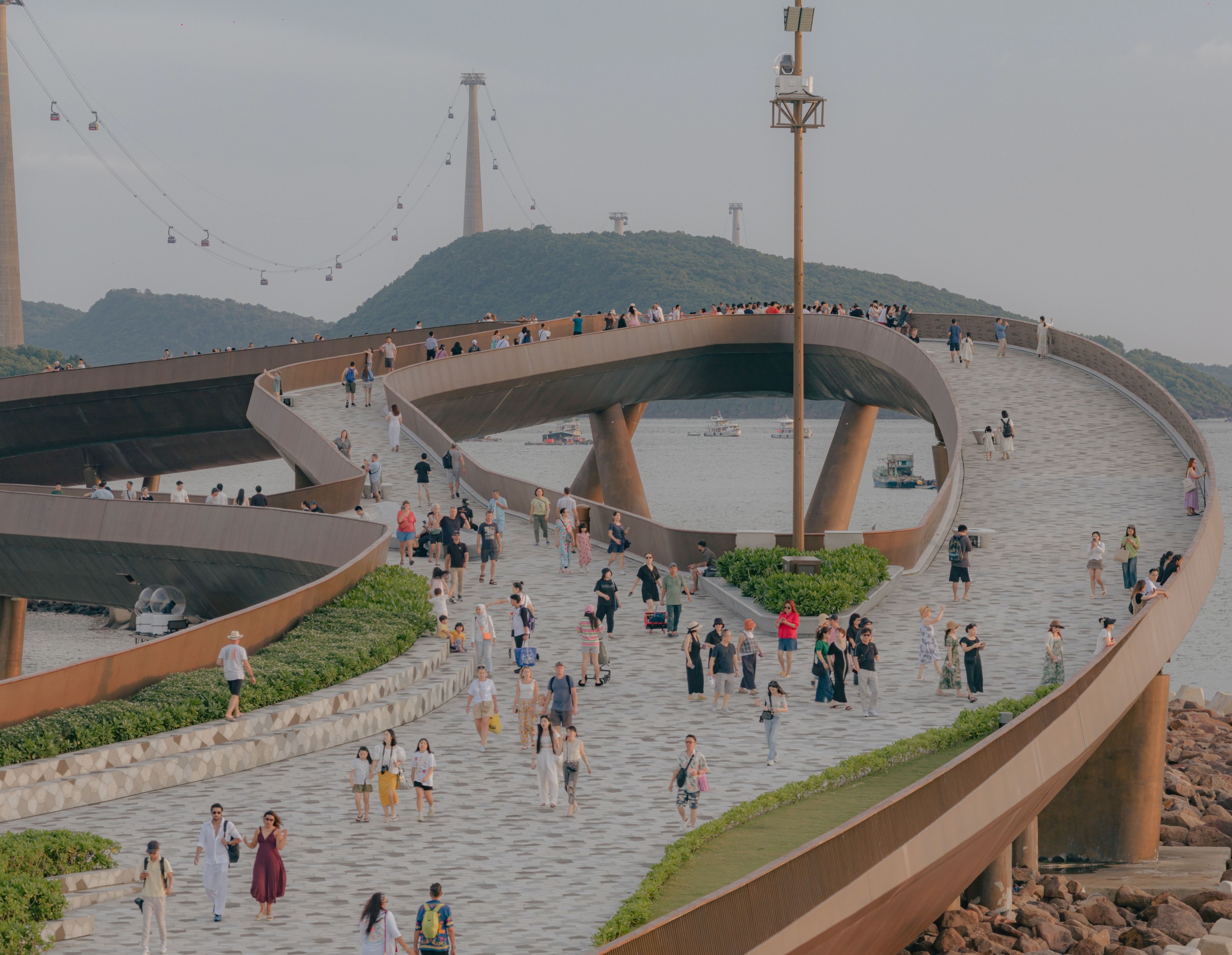 Du khách quốc tế đến Phú Quốc tăng đột biến - Ảnh 1.