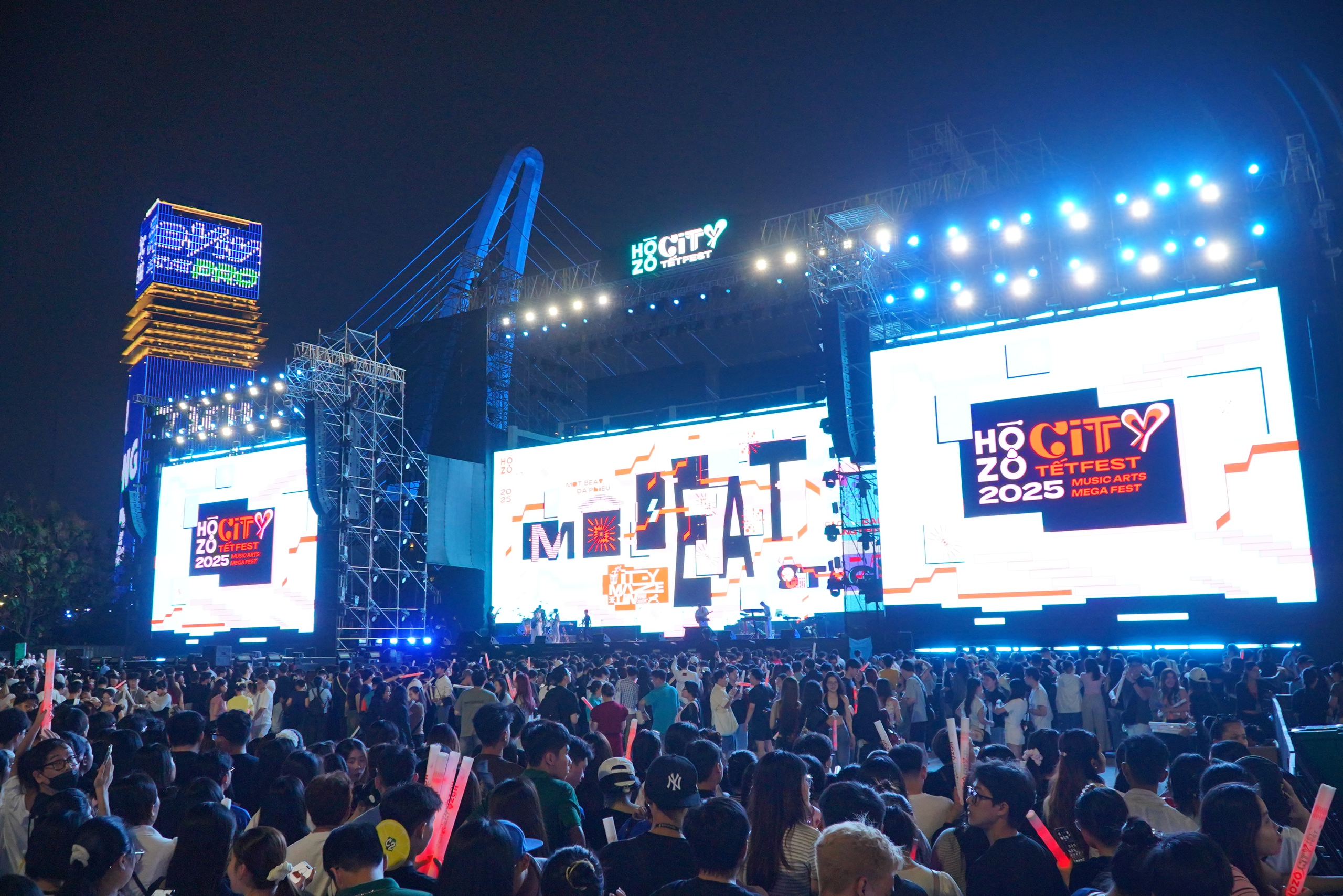 D&agrave;n sao "khủng" đổ bộ đ&ecirc;m khai mạc HOZO City Tết Fest 2025 - Ảnh 1.
