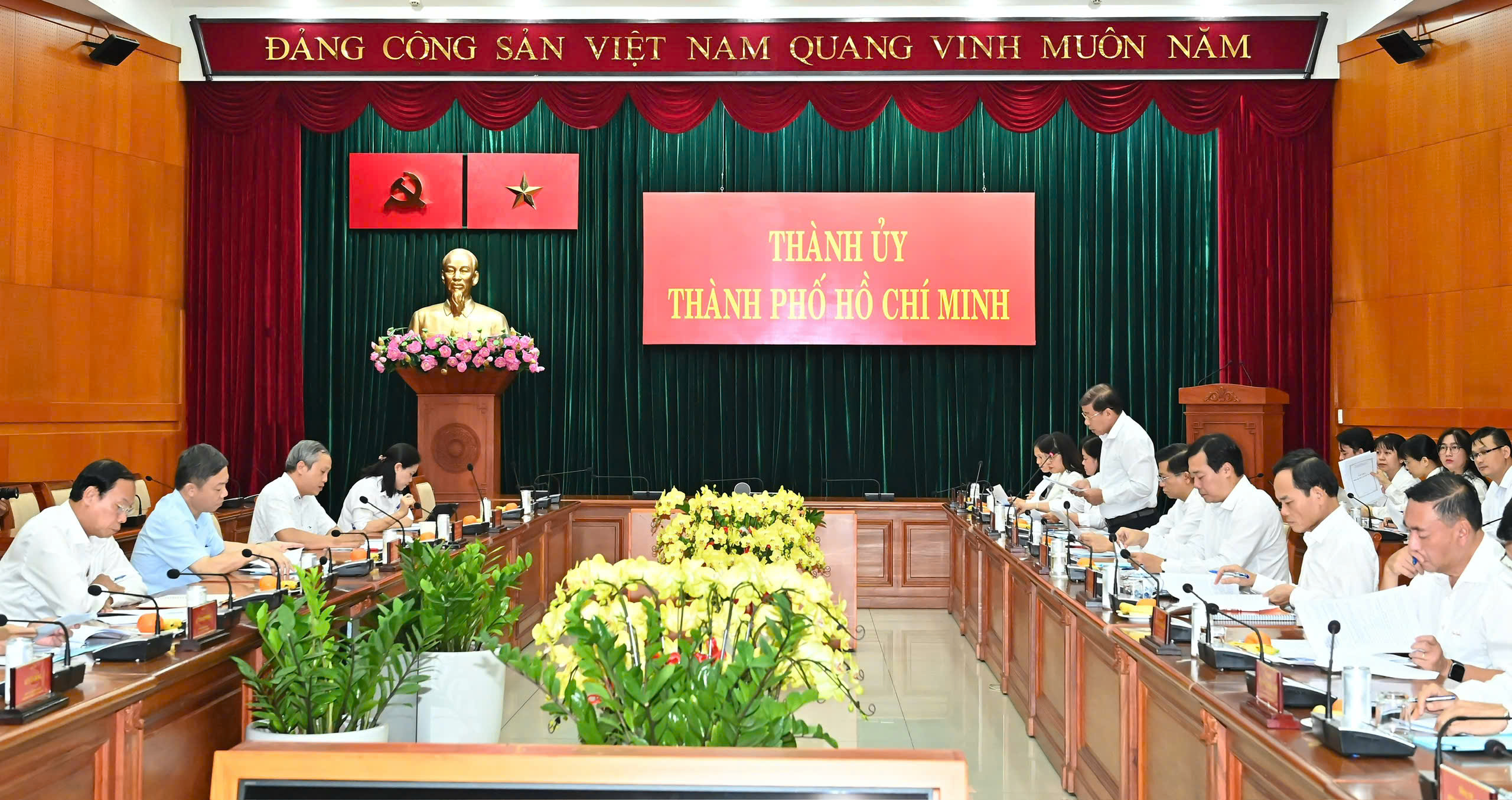 Kiện toàn Ban Chỉ đạo phòng, chống tham nhũng, lãng phí, tiêu cực TPHCM - Ảnh 1.