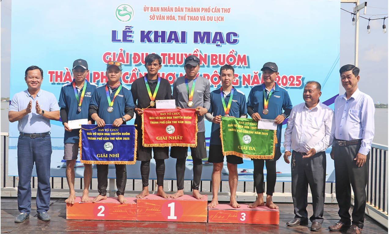 Đua thuyền buồm tr&ecirc;n s&ocirc;ng Hậu: S&acirc;n chơi thể thao mới lạ tại Cần Thơ - Ảnh 9.