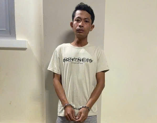 Bắt đối tượng bị truy n&atilde; c&oacute; 4 tiền &aacute;n - Ảnh 1.