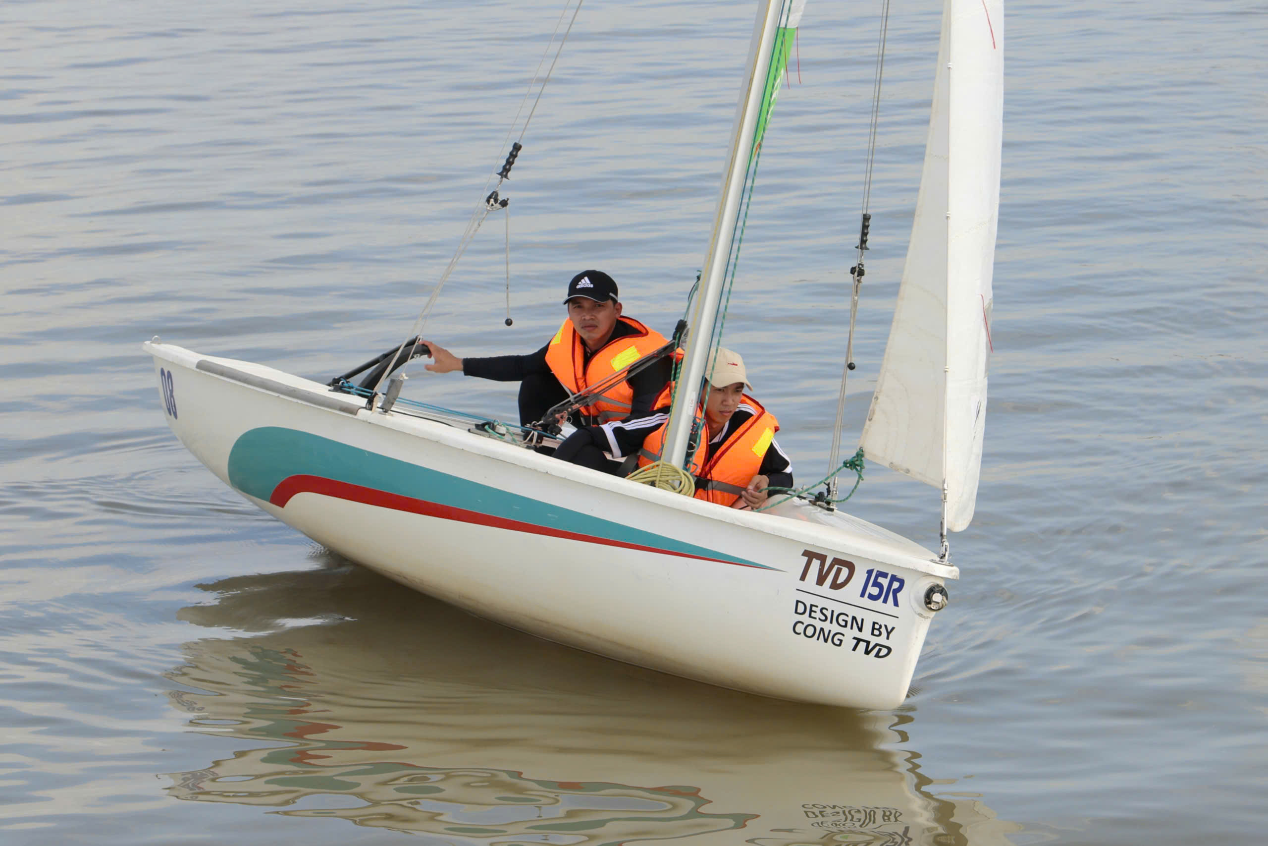 Đua thuyền buồm tr&ecirc;n s&ocirc;ng Hậu: S&acirc;n chơi thể thao mới lạ tại Cần Thơ - Ảnh 8.