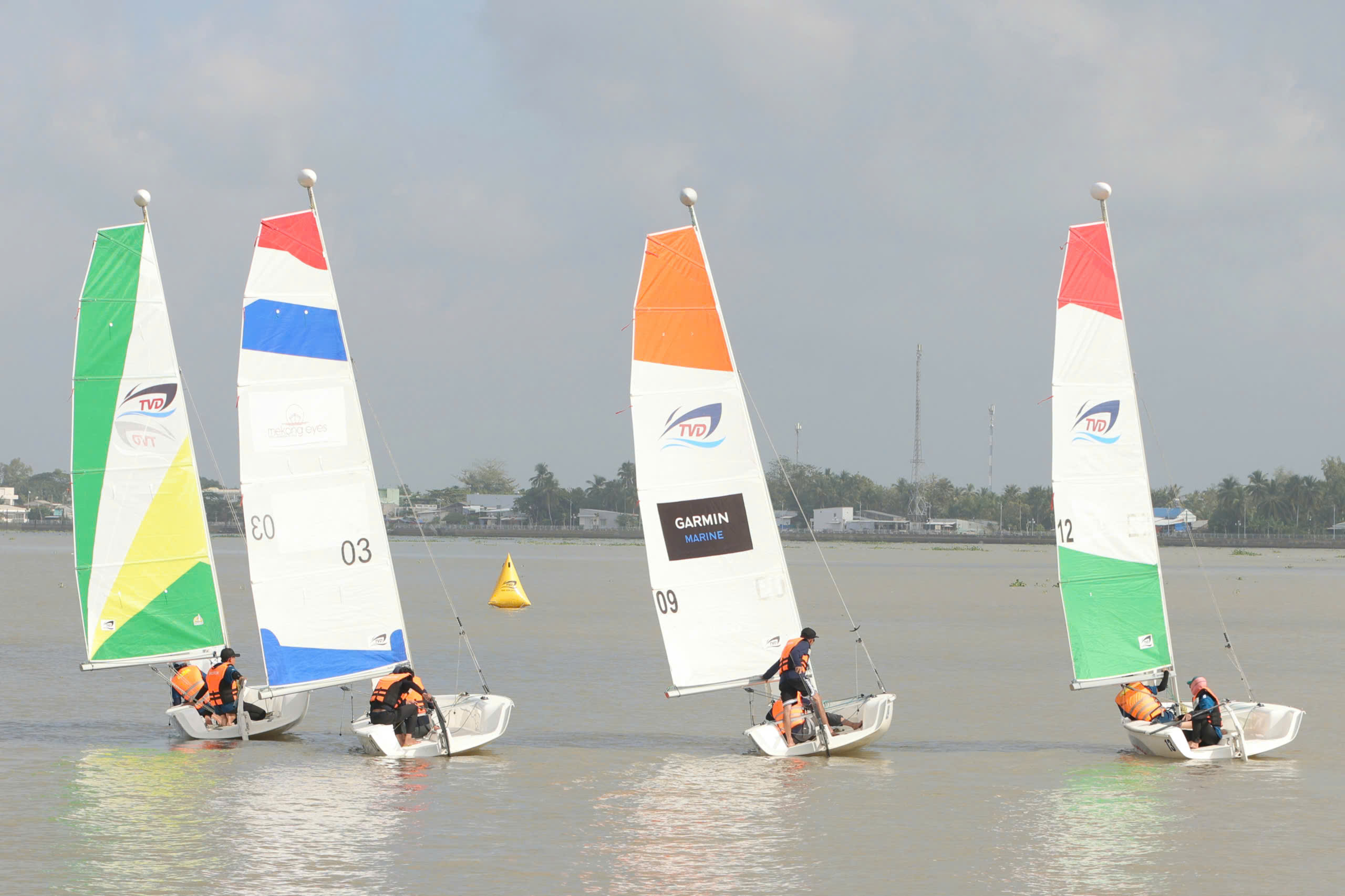 Đua thuyền buồm tr&ecirc;n s&ocirc;ng Hậu: S&acirc;n chơi thể thao mới lạ tại Cần Thơ - Ảnh 5.
