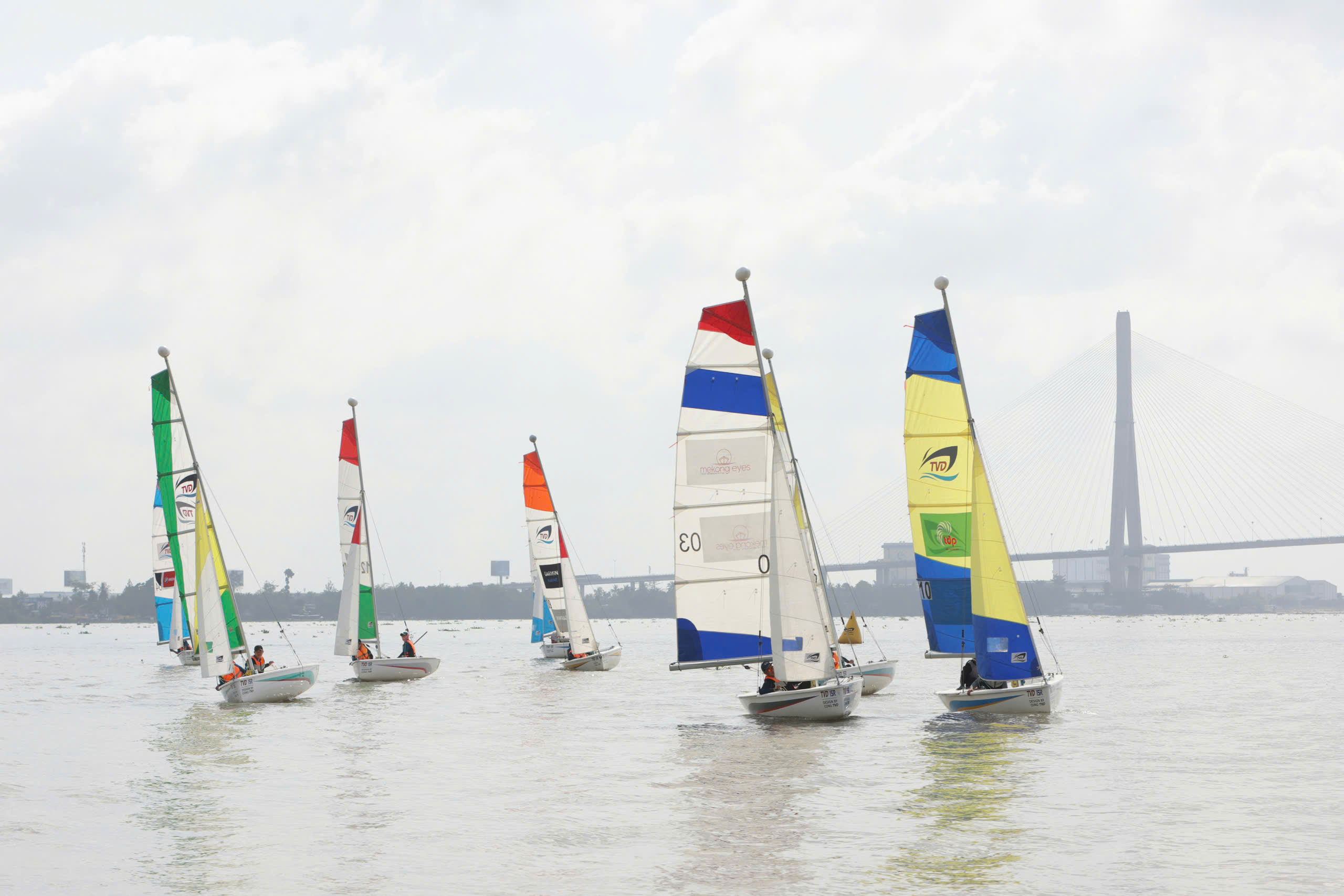 Đua thuyền buồm tr&ecirc;n s&ocirc;ng Hậu: S&acirc;n chơi thể thao mới lạ tại Cần Thơ - Ảnh 6.