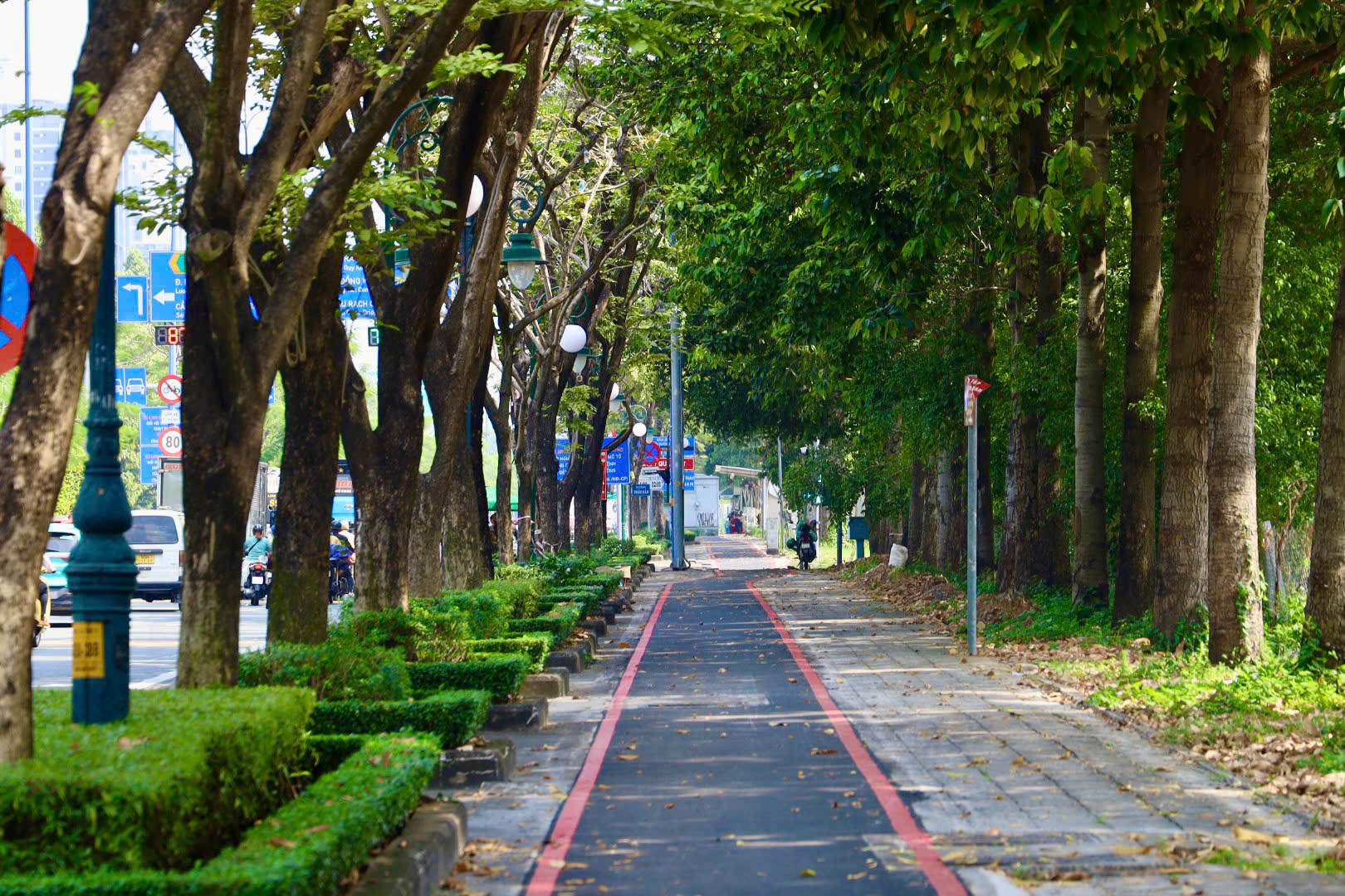 L&agrave;n xe đạp tr&ecirc;n đường Mai Ch&iacute; Thọ ho&agrave;n th&agrave;nh, xe m&aacute;y cần tr&aacute;nh nếu kh&ocirc;ng muốn bị phạt - Ảnh 6.