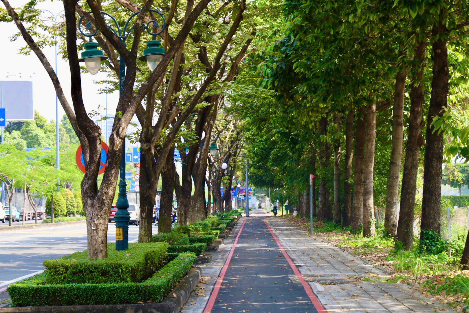 L&agrave;n xe đạp tr&ecirc;n đường Mai Ch&iacute; Thọ ho&agrave;n th&agrave;nh, xe m&aacute;y cần tr&aacute;nh nếu kh&ocirc;ng muốn bị phạt - Ảnh 11.