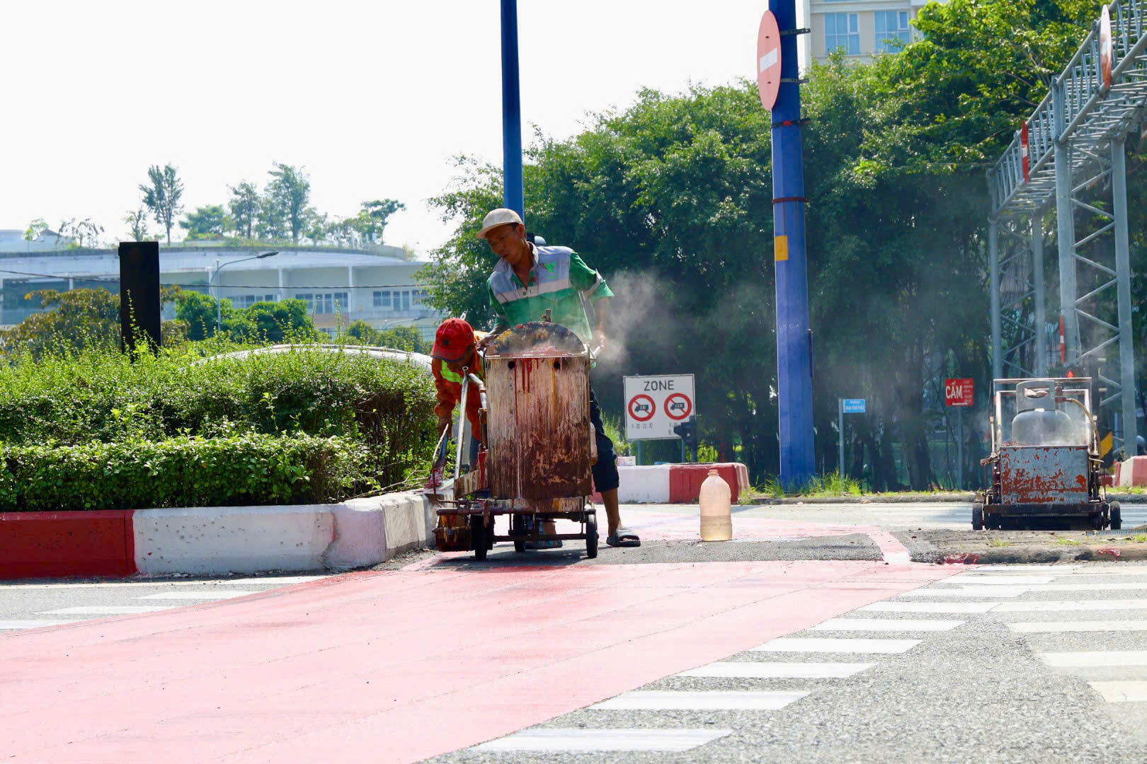 L&agrave;n xe đạp tr&ecirc;n đường Mai Ch&iacute; Thọ ho&agrave;n th&agrave;nh, xe m&aacute;y cần tr&aacute;nh nếu kh&ocirc;ng muốn bị phạt - Ảnh 5.