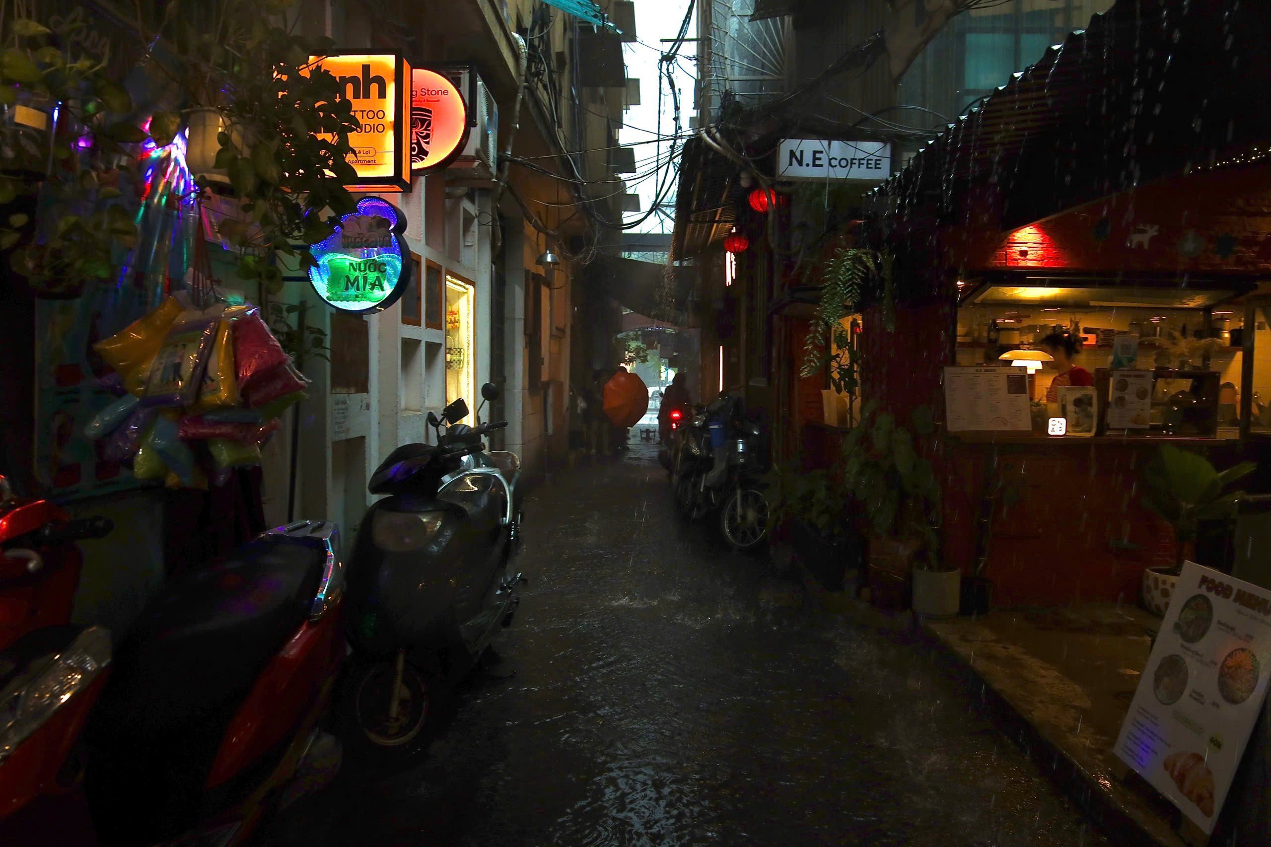 TPHCM mưa lớn mù mịt - Ảnh 4.