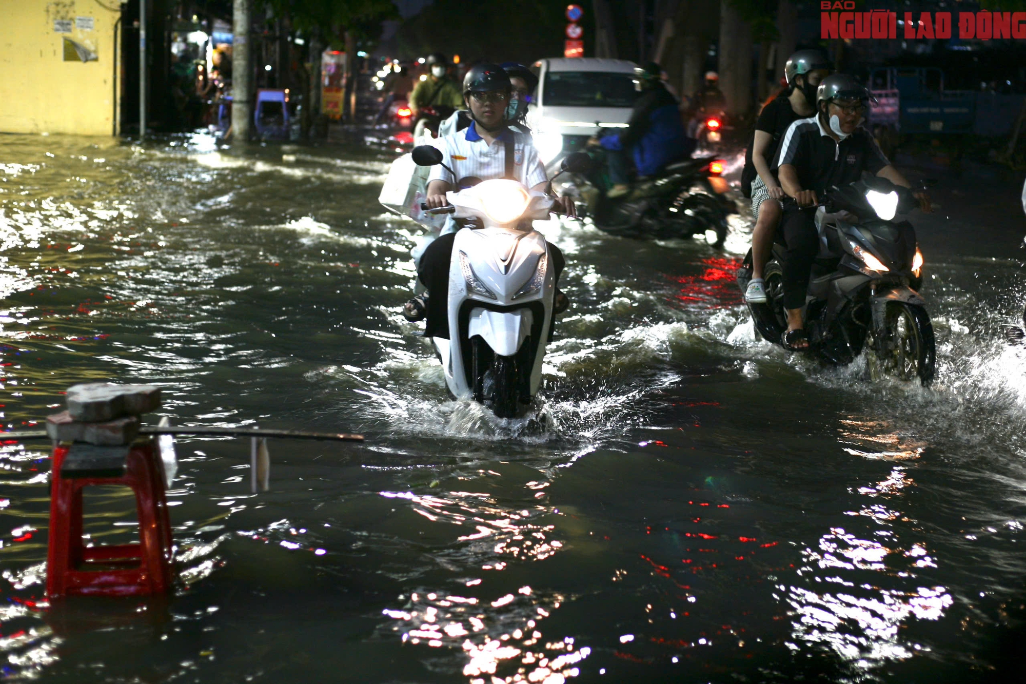 - Ảnh 1. TPHCM sắp đón kỳ triều cường vượt báo động 3 - Ảnh 1.