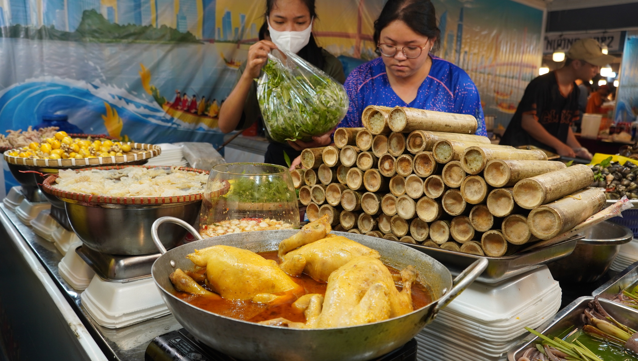 "Mỹ vị sóng ngàn" bùng nổ ẩm thực biển với hàng loạt món ăn hấp dẫn - Ảnh 3.