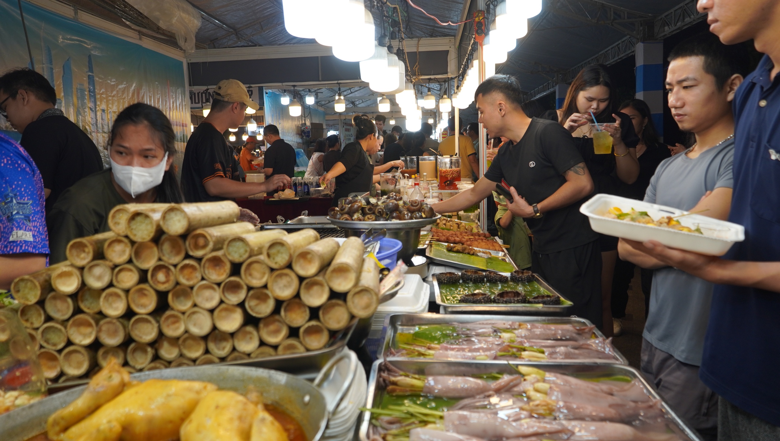 "Mỹ vị sóng ngàn" bùng nổ ẩm thực biển với hàng loạt món ăn hấp dẫn - Ảnh 8.