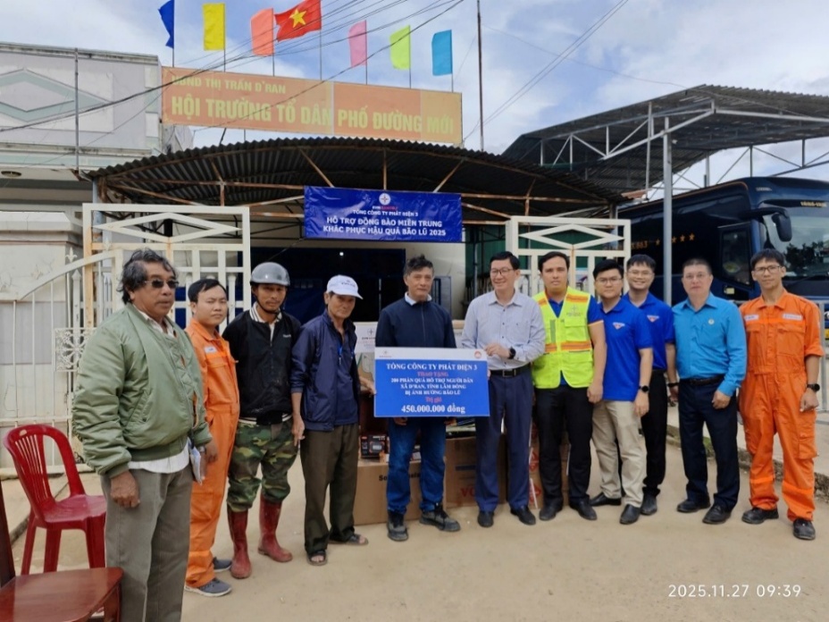 EVNGENCO3 hỗ trợ khẩn cấp tại miền Trung - Tây Nguyên sau bão lũ - Ảnh 6.