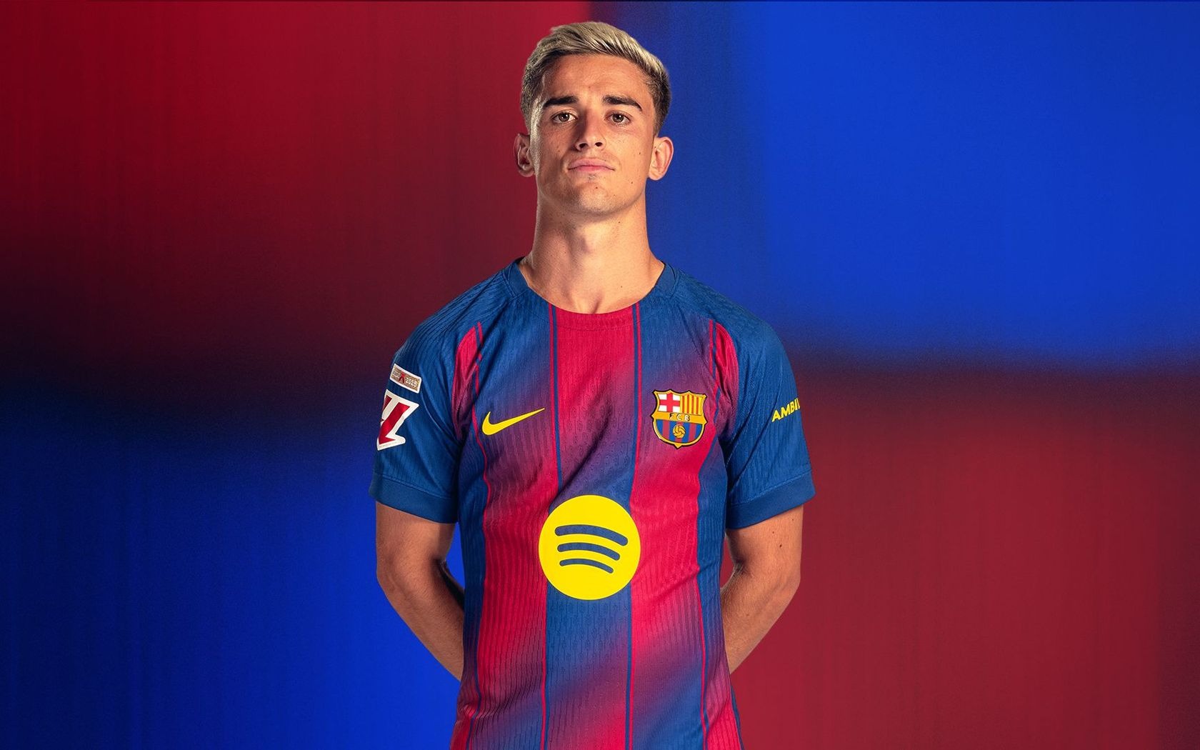 Top 10 cầu thủ rớt giá thê thảm nhất thế giới năm 2025 - Ảnh 5.