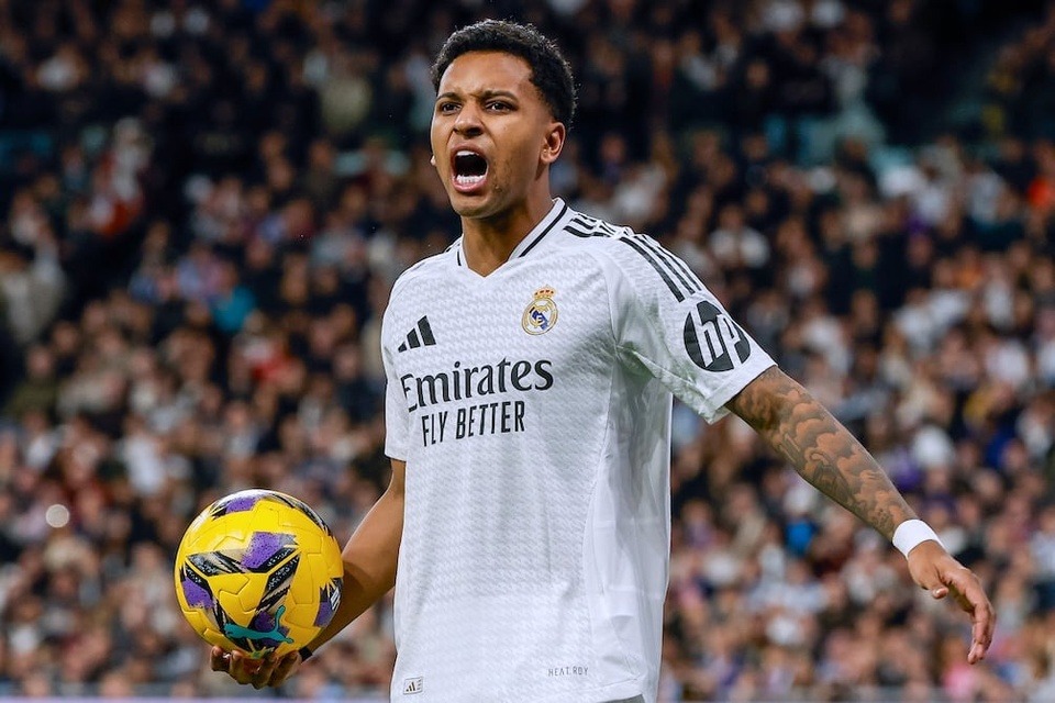 Top 10 cầu thủ rớt giá thê thảm nhất thế giới năm 2025 - Ảnh 6.