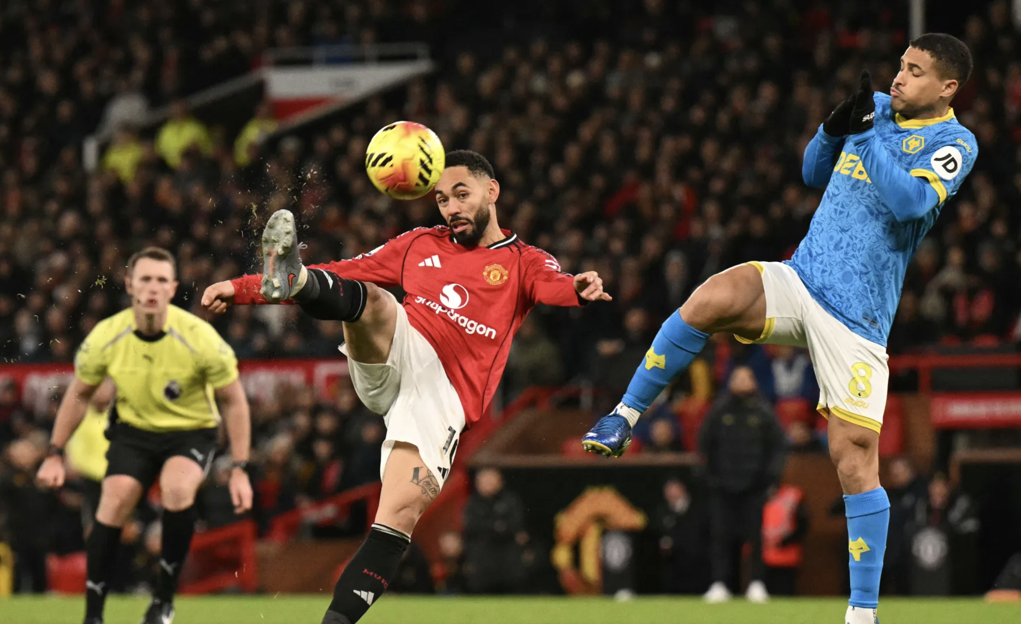 Man United lại đánh rơi chiến thắng tại Old Trafford - Ảnh 2.