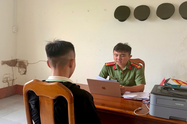 Xử phạt người đ&agrave;n &ocirc;ng đăng tải, chia sẻ video sai sự thật l&ecirc;n Facebook - Ảnh 1.