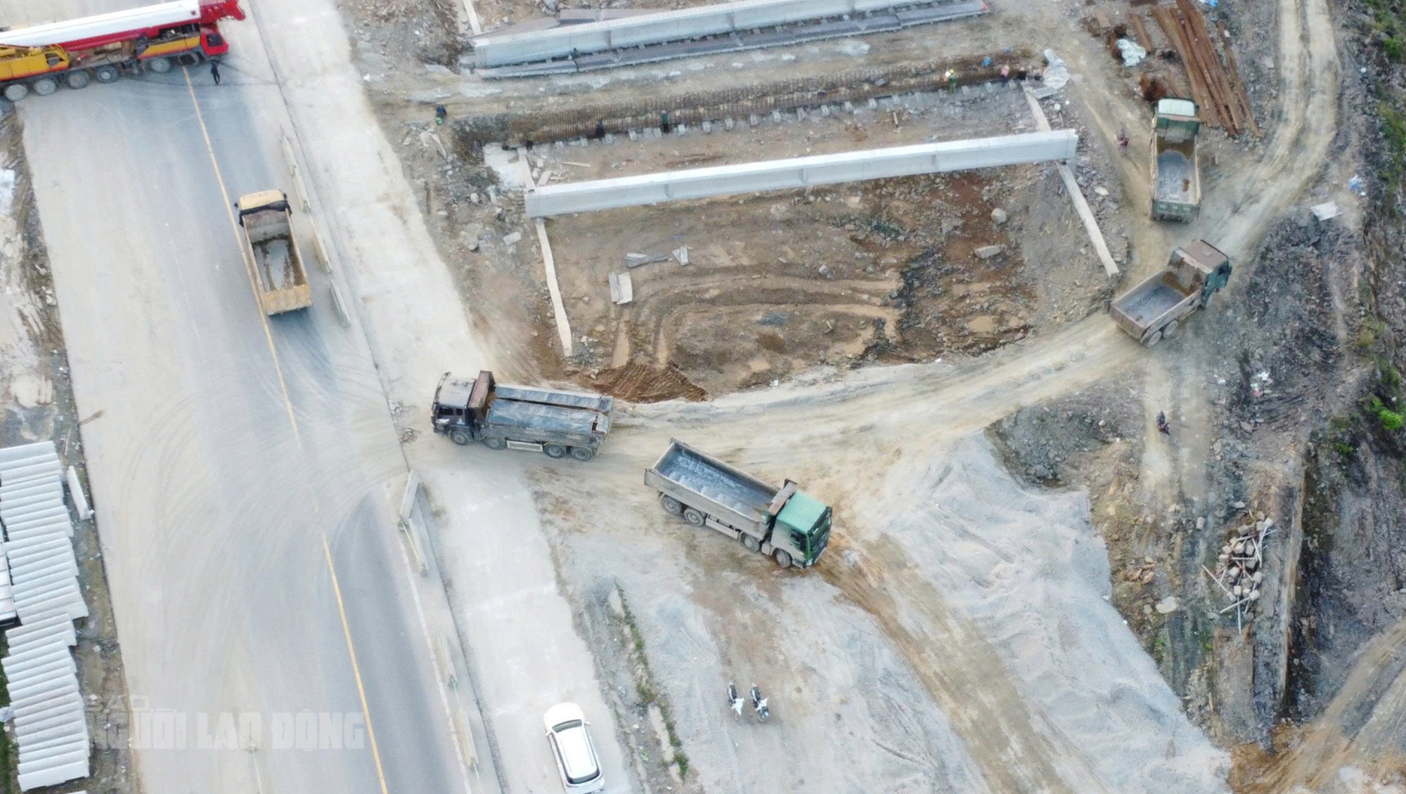 Đ&agrave; Nẵng: Nạn khai th&aacute;c đất tr&aacute;i ph&eacute;p đe dọa an to&agrave;n cao tốc La Sơn - H&ograve;a Li&ecirc;n - Ảnh 3.