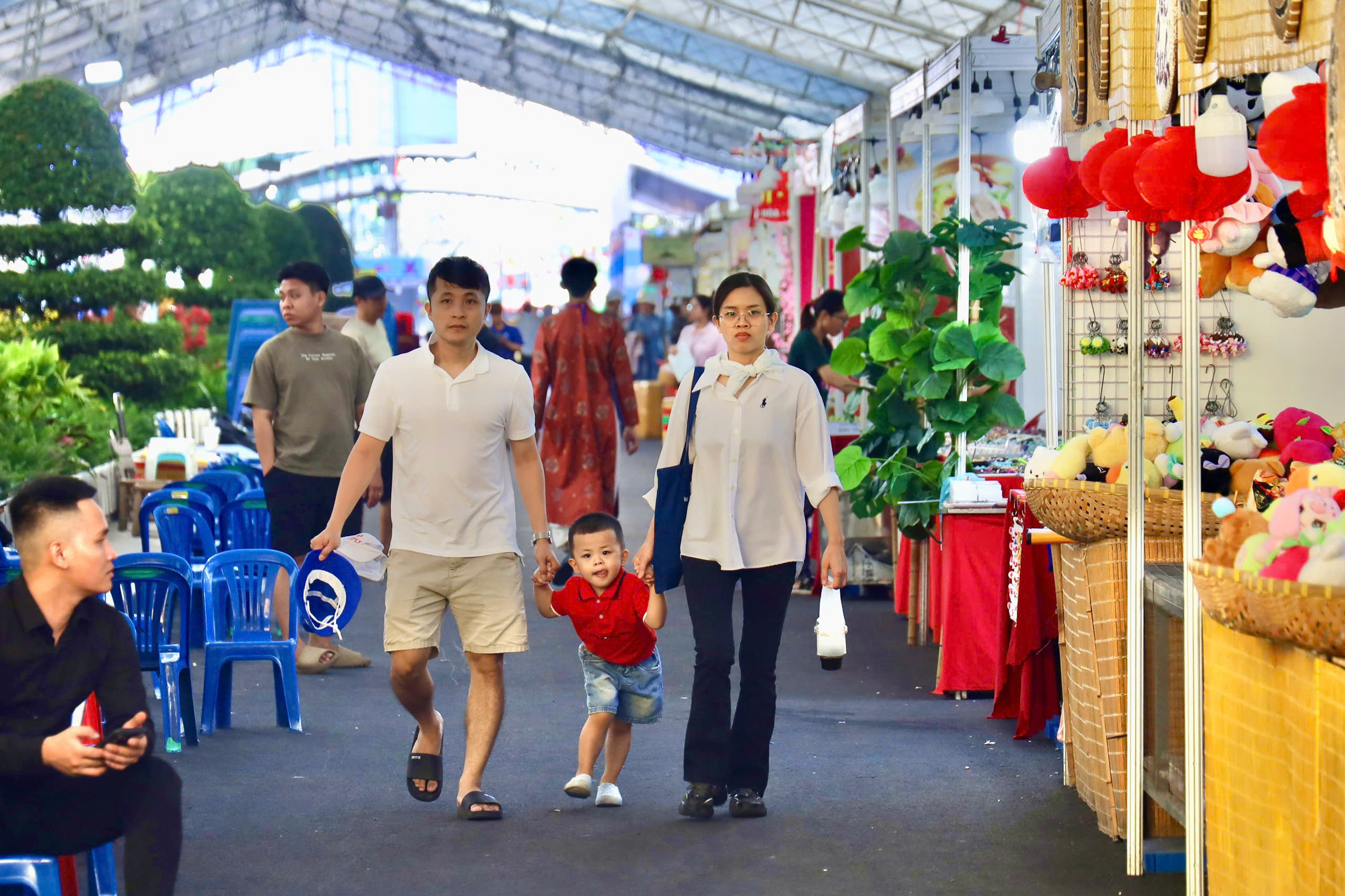 Đón năm mới 2026 giữa không gian đa văn hóa ở Thảo Cầm Viên - Ảnh 1.