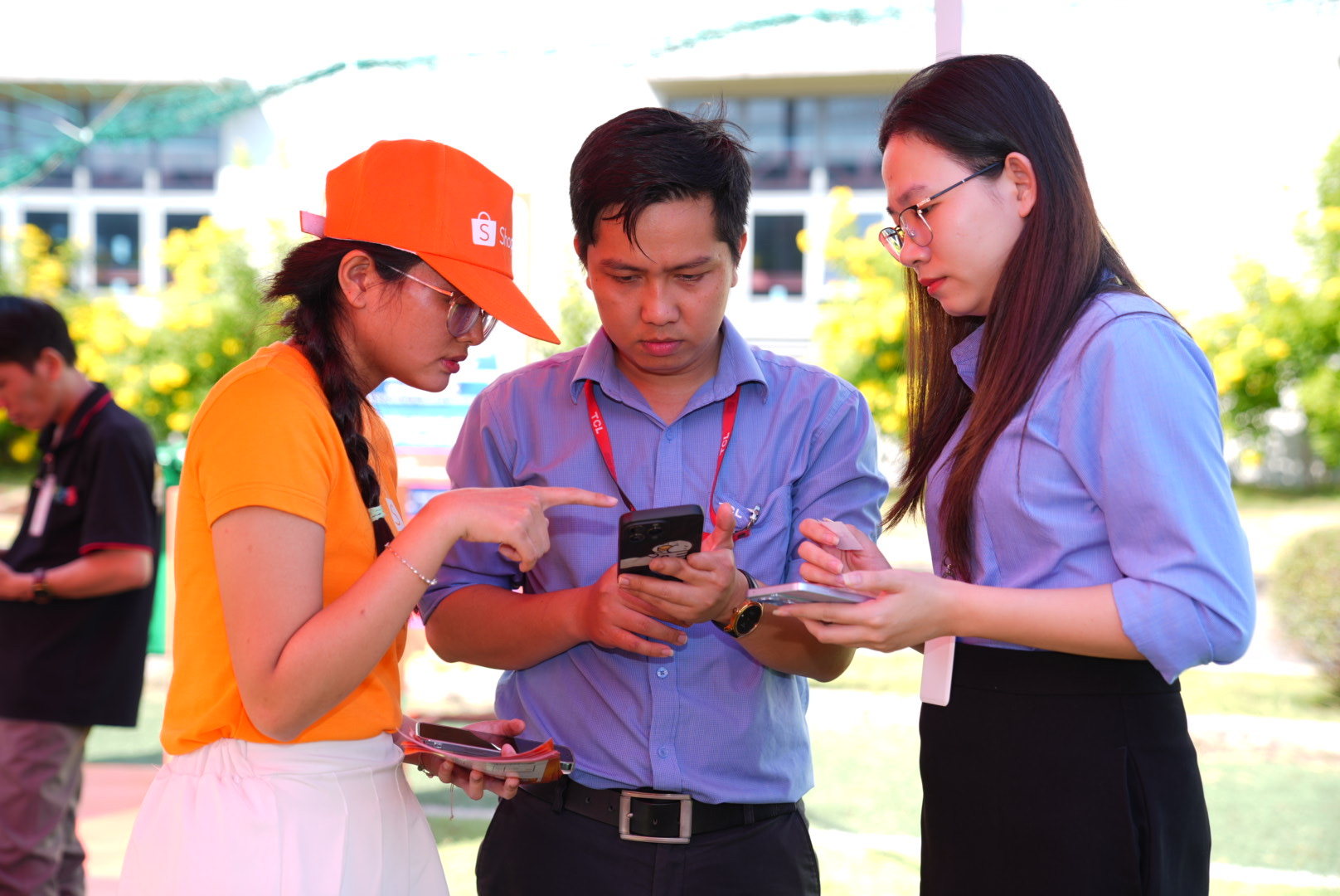 C&ocirc;ng xưởng hạnh ph&uacute;c &ndash; h&igrave;nh 8 tại nh&agrave; m&aacute;y TCL