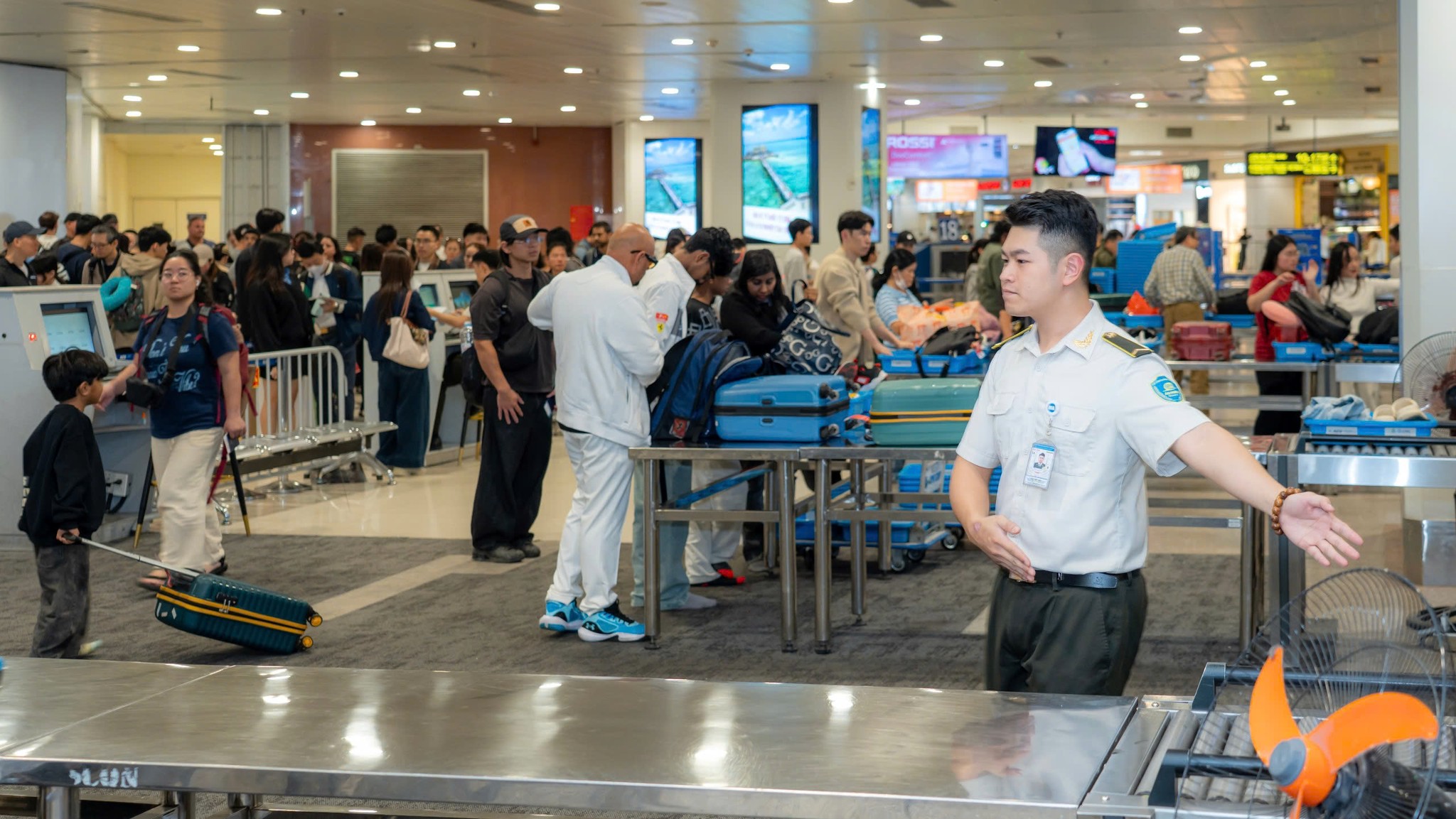 Sân bay Nội Bài đón hơn 110 . 000 Khách cuối năm , thúc đẩy kinh tế du lịch - Ảnh 4.