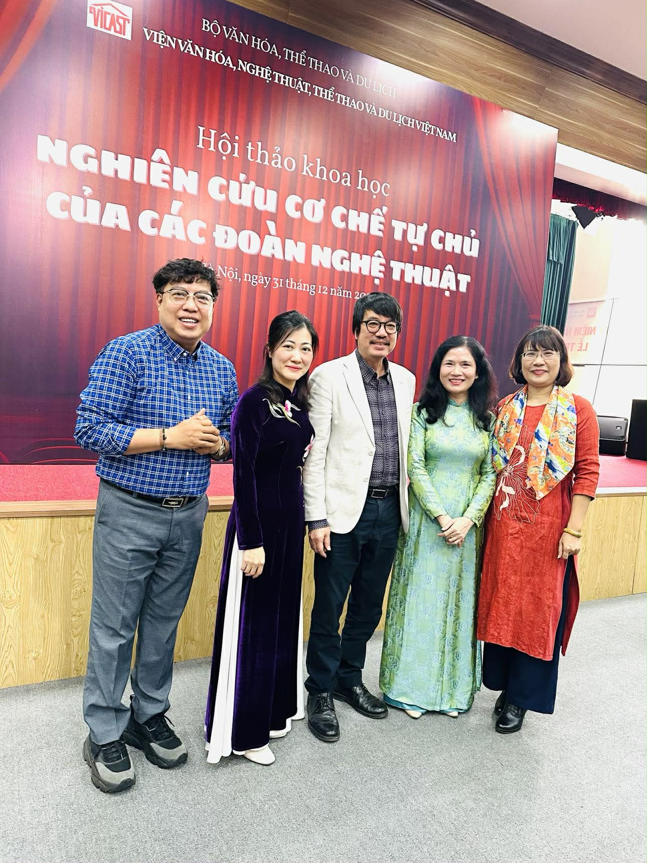 NSND Xuân Bắc: Không thể để các đơn vị nghệ thuật cấp quốc gia "tự bơi" - Ảnh 4.