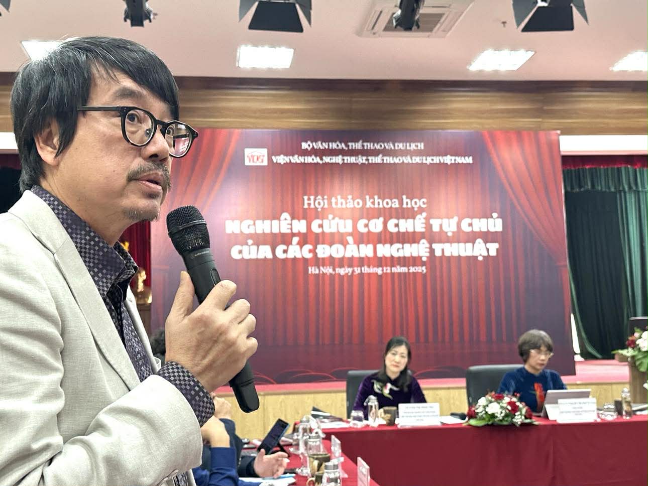 NSND Xuân Bắc: Không thể để các đơn vị nghệ thuật cấp quốc gia "tự bơi" - Ảnh 5.