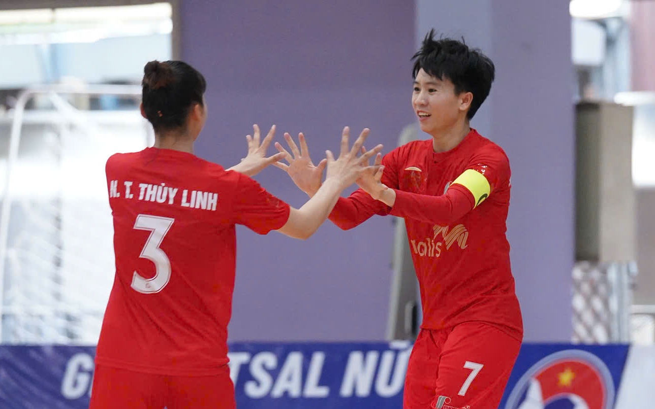 Thuỳ Trang đá phạt thành bàn, Tuyết Dung khiến nữ TP HCM chia điểm - Ảnh 3.