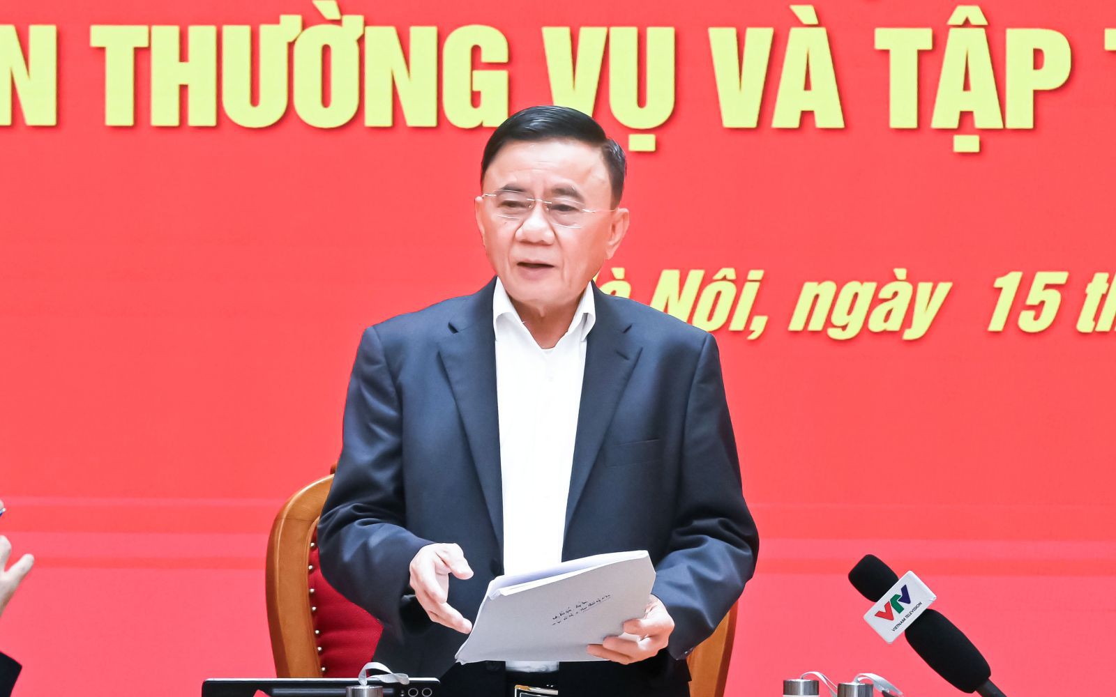 Điều động 35 cán bộ sở, ban, ngành giữ các vị trí chủ chốt cấp xã - Ảnh 2.