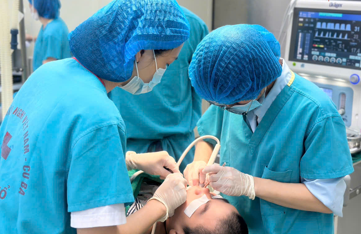 Bác sĩ, dược sĩ được xếp lương từ bậc 2 khi tuyển dụng - Ảnh 2.