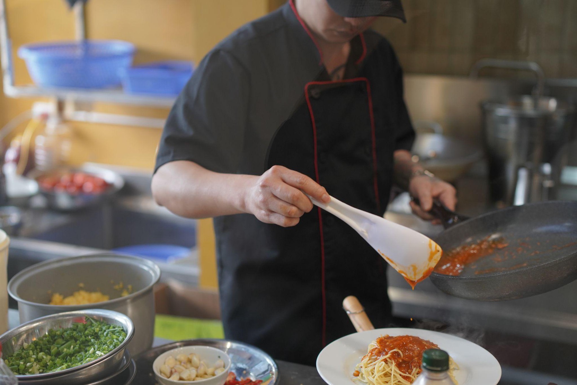 iPOS HRM hỗ trợ chủ quán thích ứng với quy định BHXH mới - Ảnh 1.