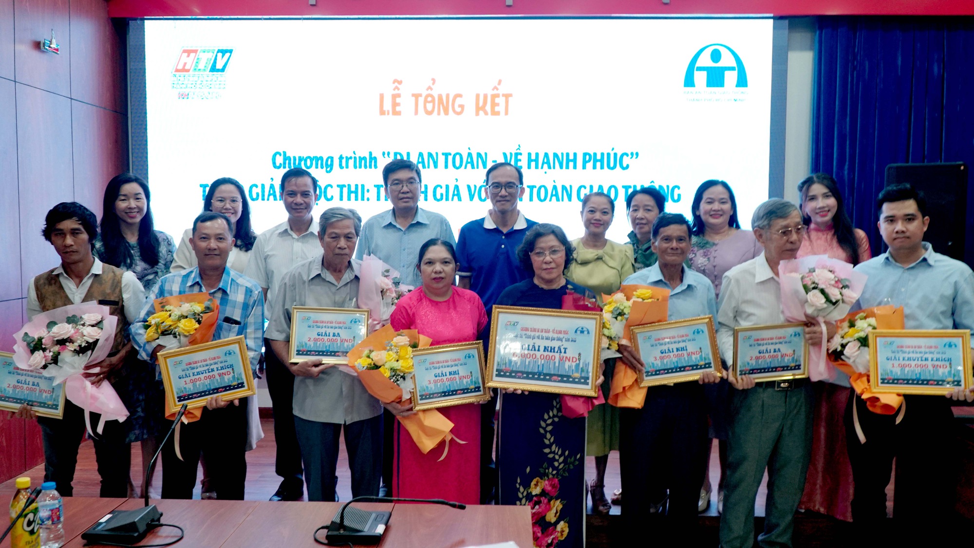 10 năm “Thính giả với an toàn giao thông” và những câu chuyện đời thường - Ảnh 1.