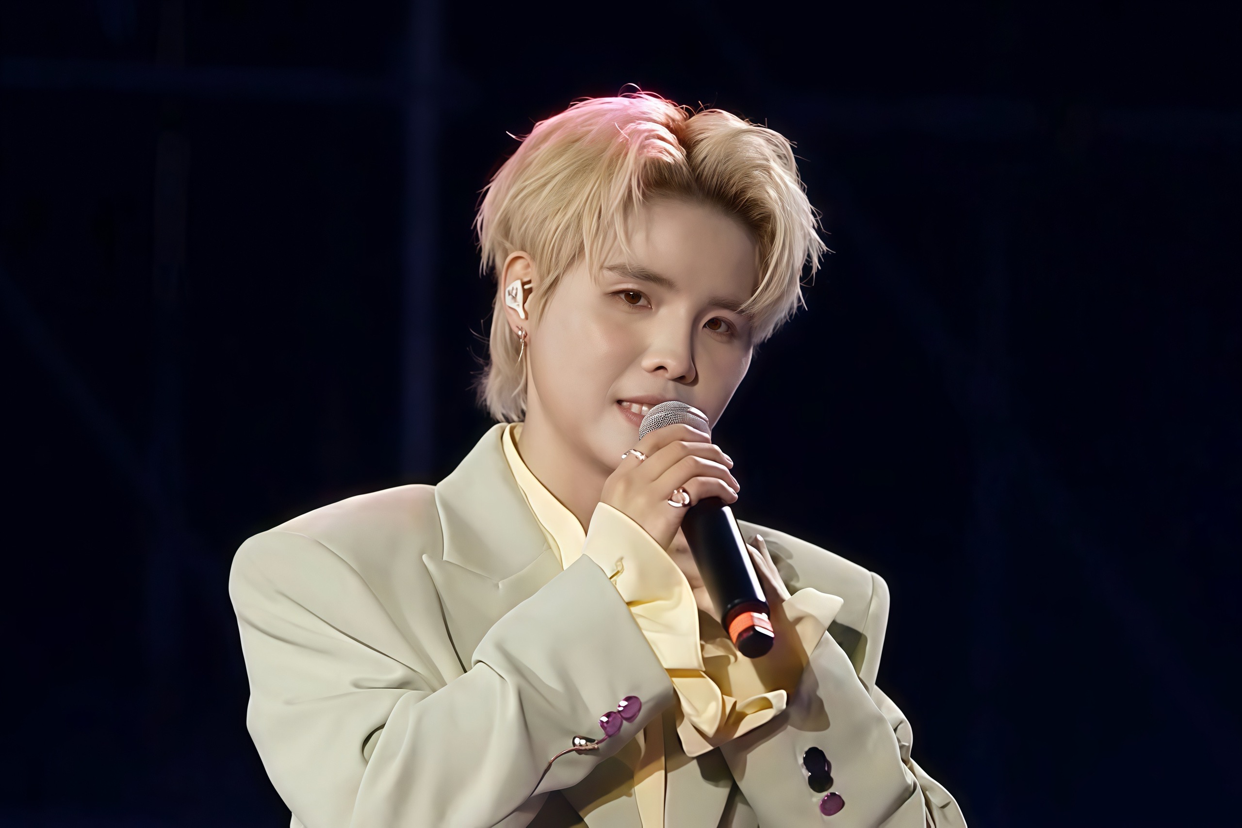 TP HCM chào năm mới cùng Mỹ Tâm, Đức Phúc... - Ảnh 3.