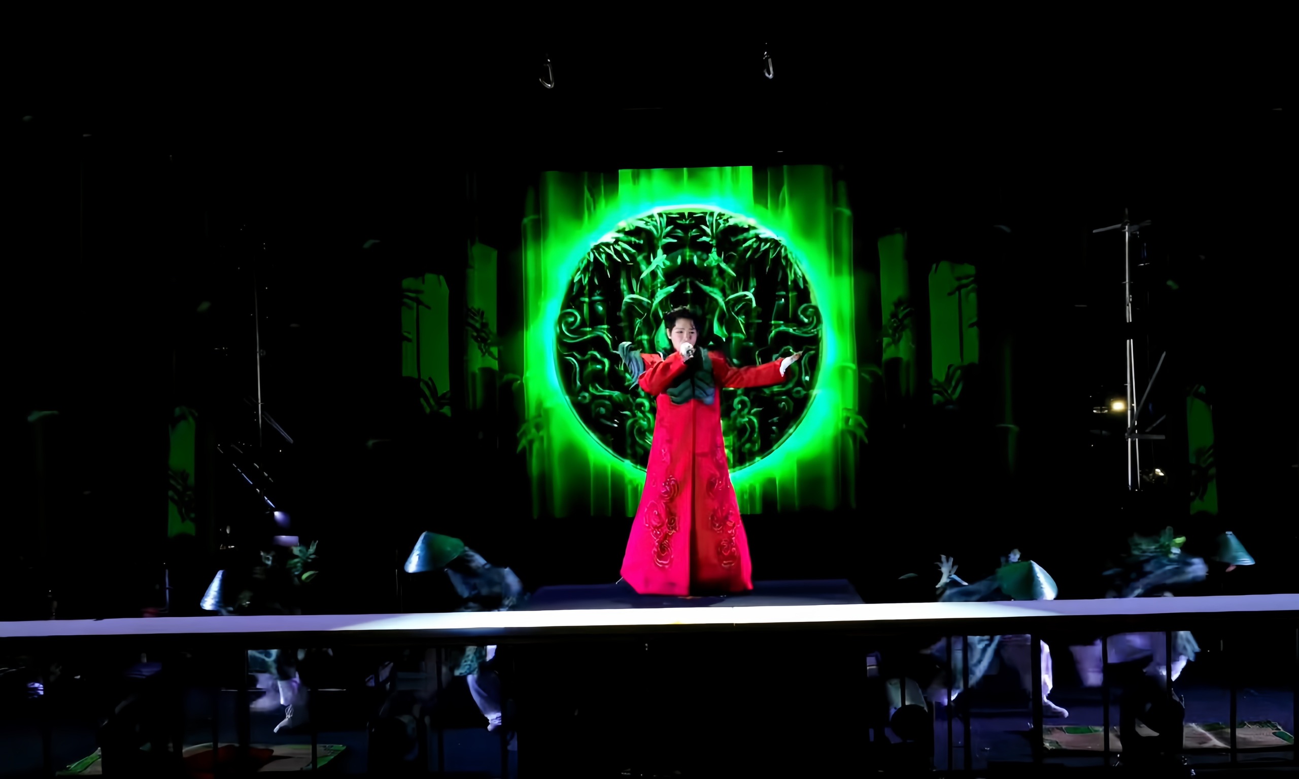 TP HCM chào năm mới cùng Mỹ Tâm, Đức Phúc... - Ảnh 1.