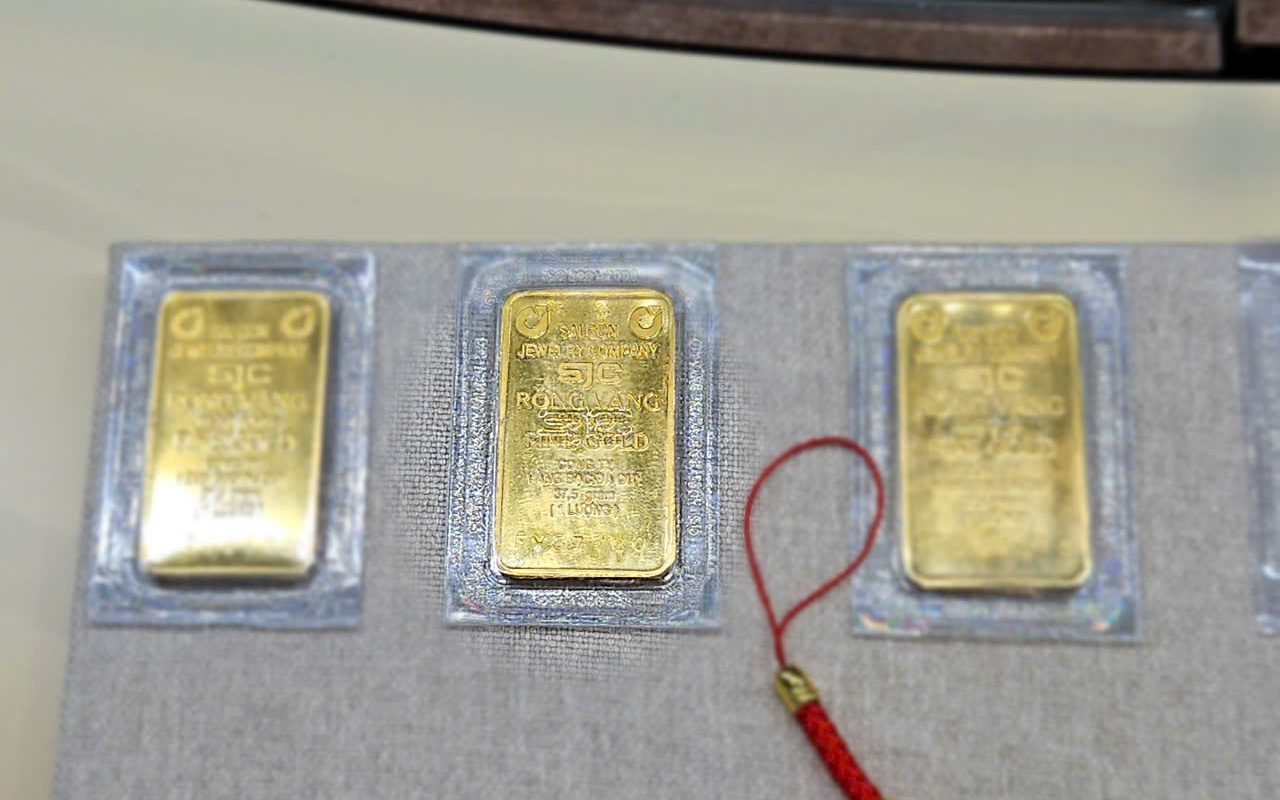 Mua b&aacute;n USD tr&aacute;i ph&eacute;p c&oacute; thể bị phạt 100 triệu đồng , giao dịch đ&uacute;ng c&aacute;ch ra sao? - Ảnh 2.