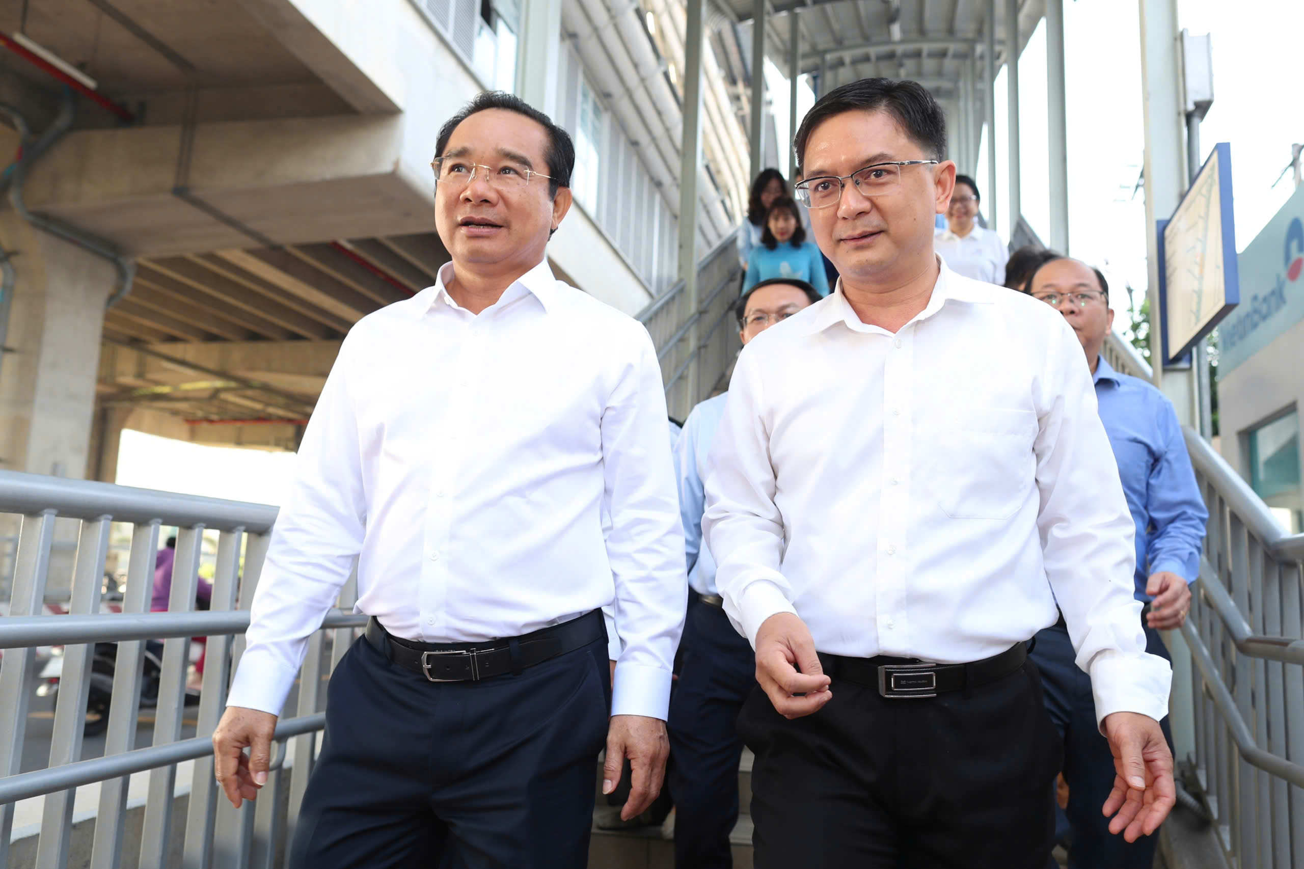 Chủ tịch UBND TPHCM đi Metro đến dự lễ ra mắt Trung t&acirc;m Phục vụ h&agrave;nh ch&iacute;nh c&ocirc;ng - Ảnh 6.