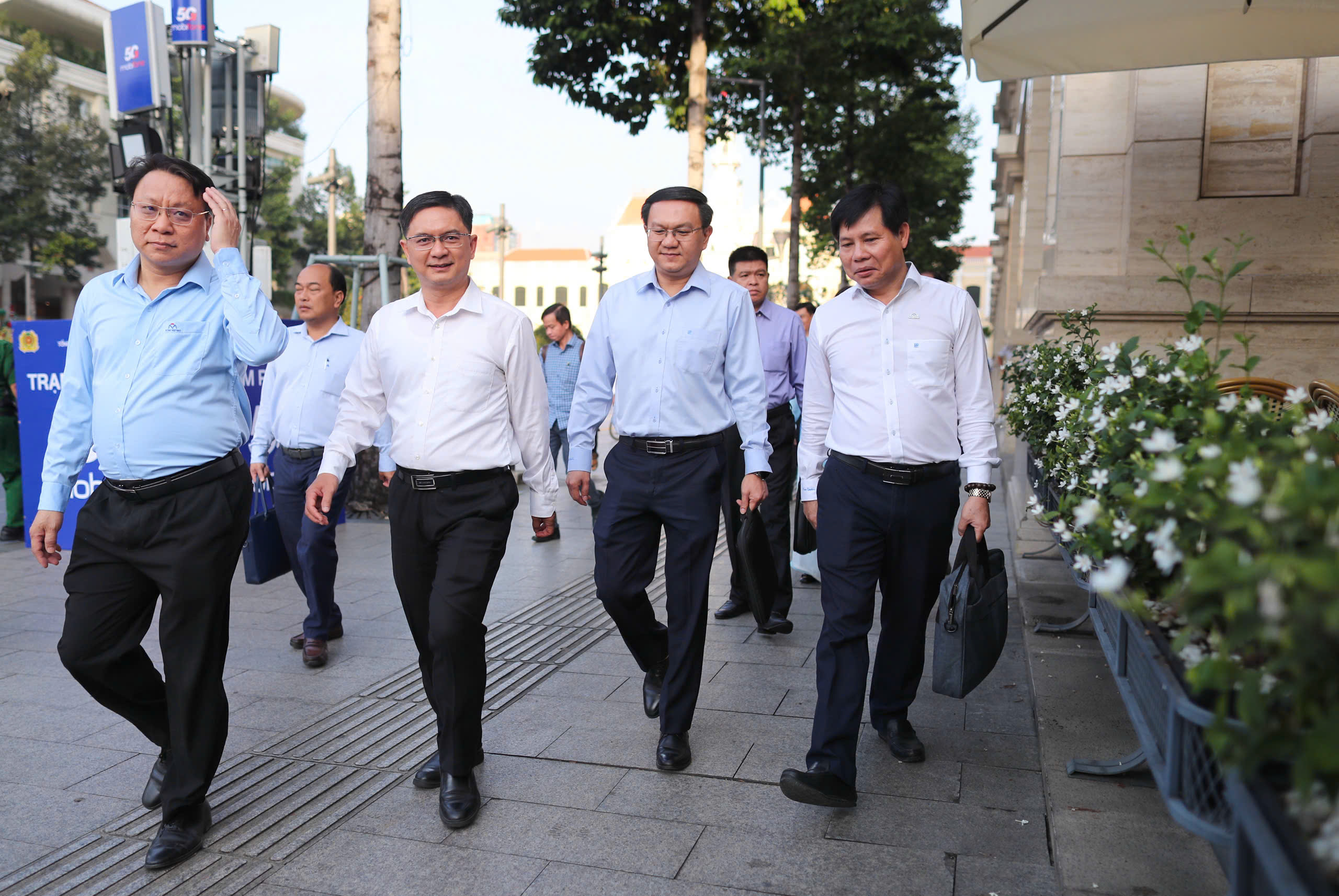 Chủ tịch UBND TPHCM đi Metro đến dự lễ ra mắt Trung t&acirc;m Phục vụ h&agrave;nh ch&iacute;nh c&ocirc;ng - Ảnh 22.