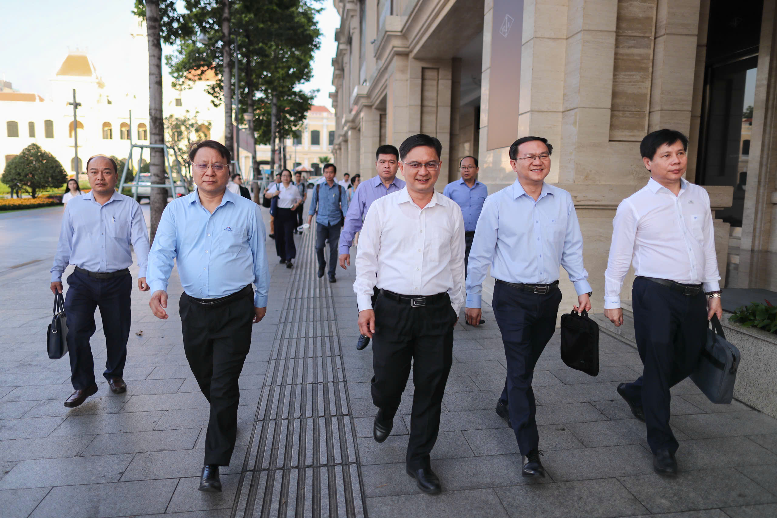 Chủ tịch UBND TPHCM đi Metro đến dự lễ ra mắt Trung t&acirc;m Phục vụ h&agrave;nh ch&iacute;nh c&ocirc;ng - Ảnh 20.