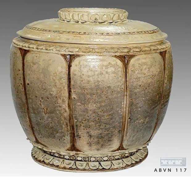 Cổ vật - Di sản quốc gia: Qu&yacute; hiếm - độc lạ b&igrave;nh gốm hoa n&acirc;u - Ảnh 1.